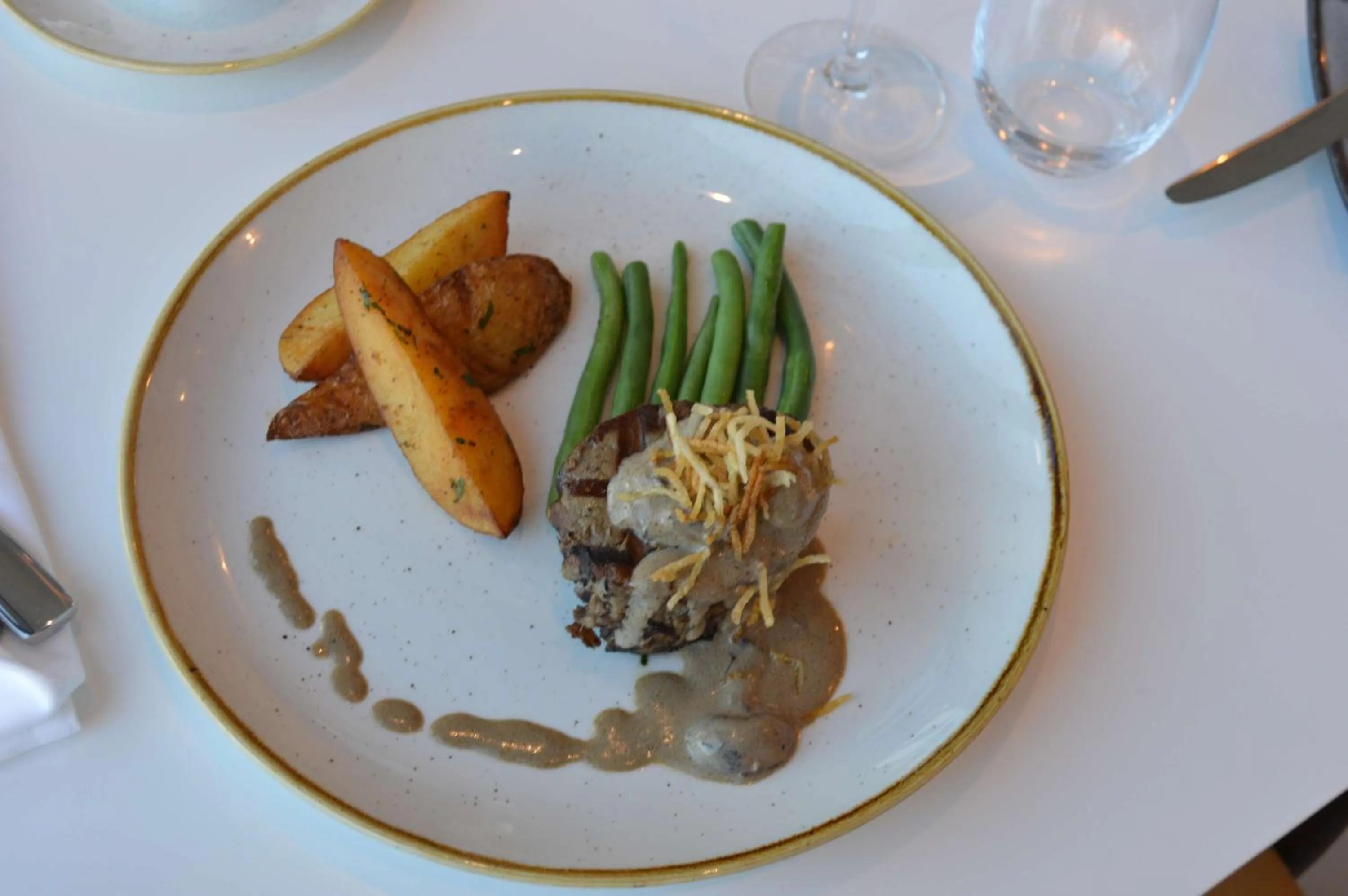 Restaurant/places to eat in Radisson Blu Hotel & Residence Maputo