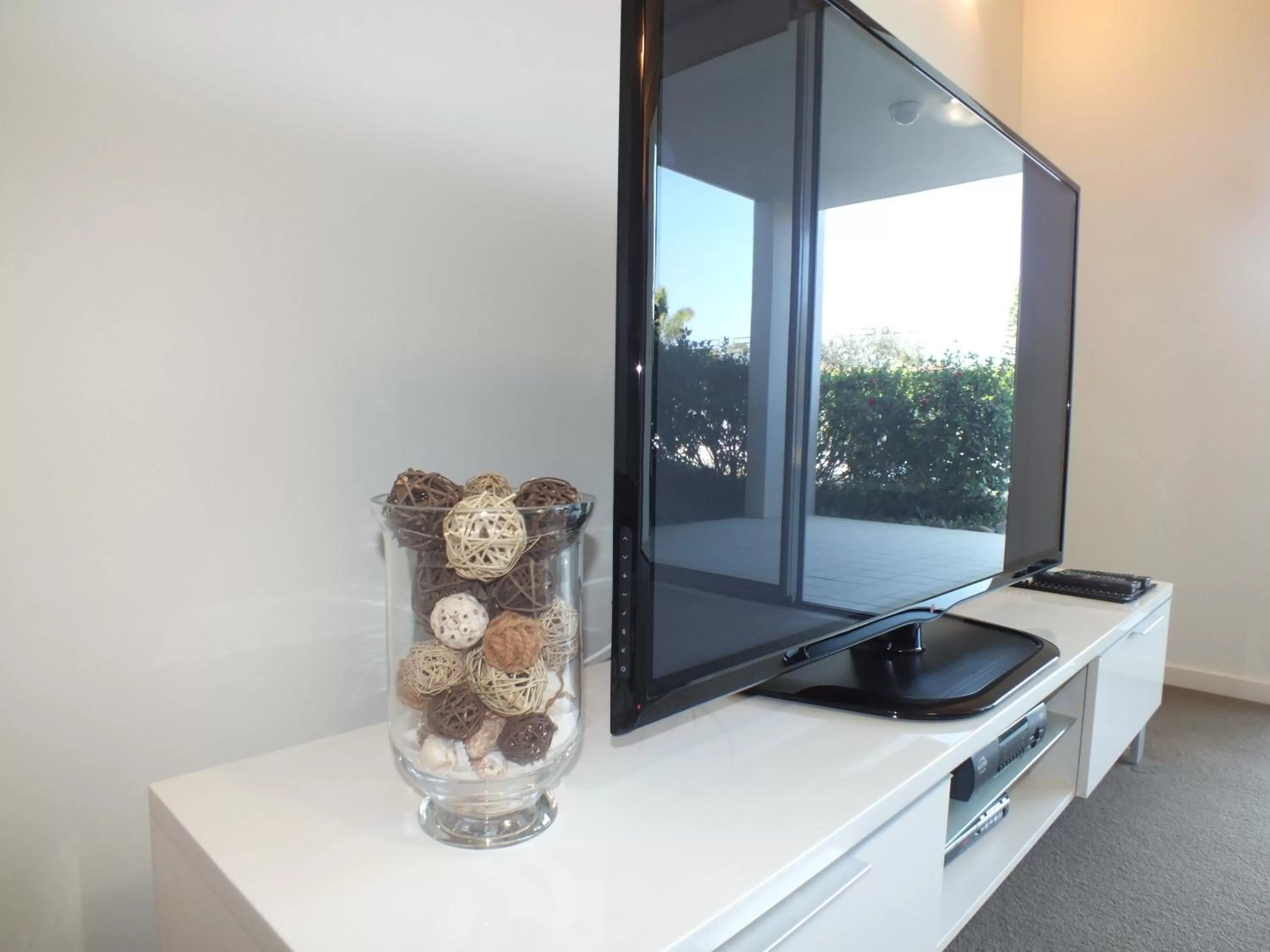 TV and multimedia in Pacific Marina Apartments