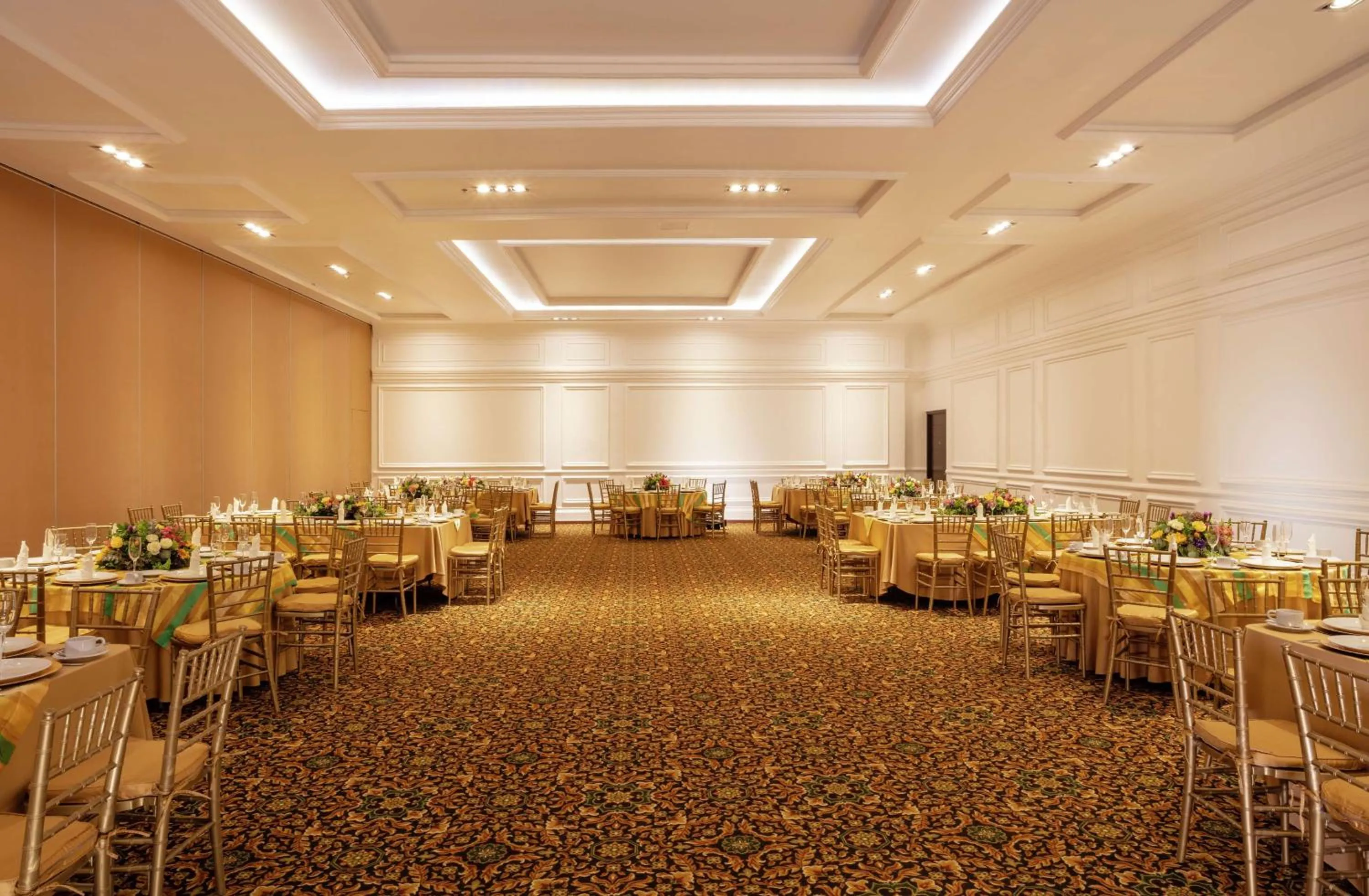 Communal lounge/ TV room in Doubletree By Hilton Toluca