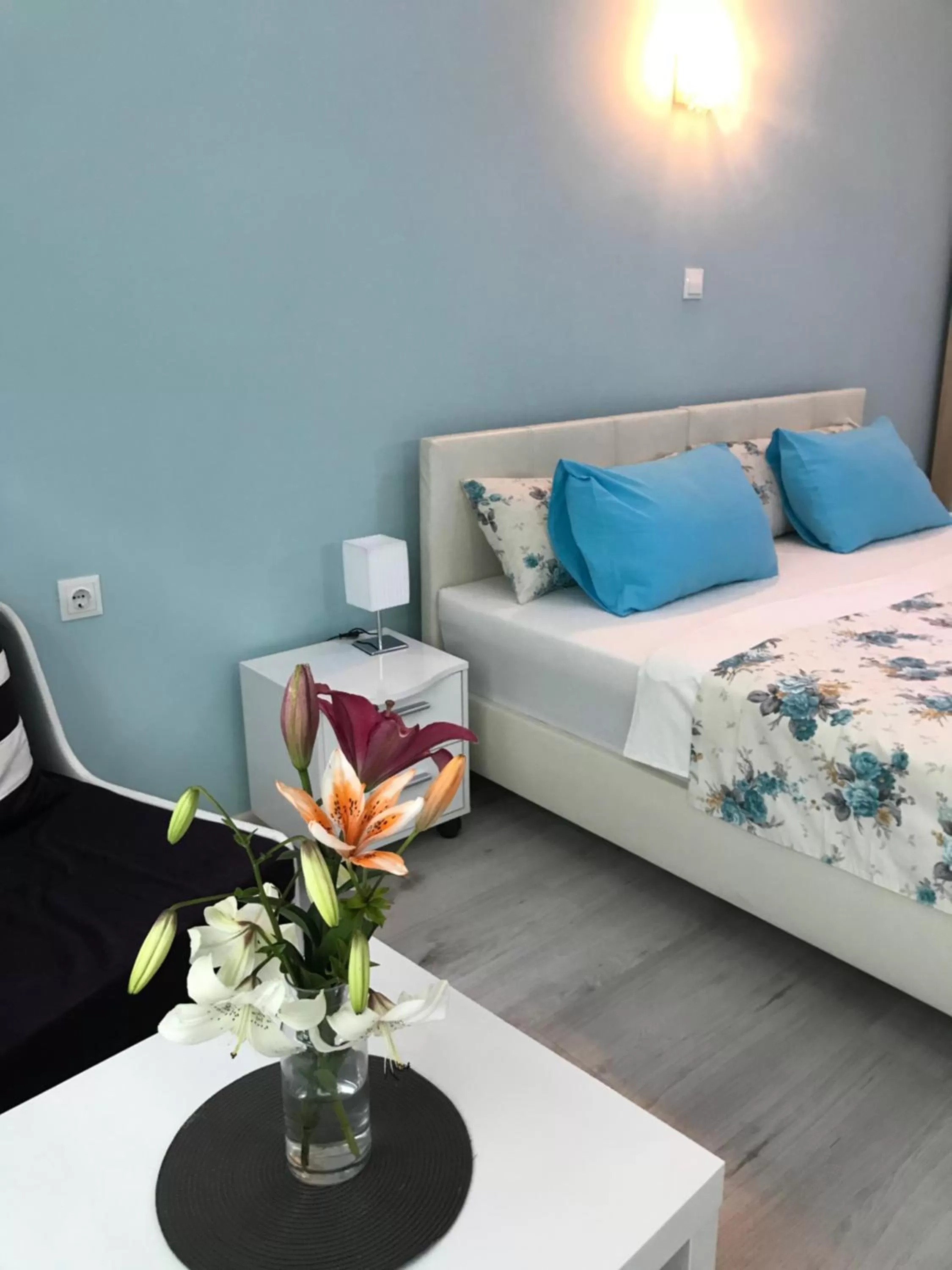 Bed in White Rose Family Guest House