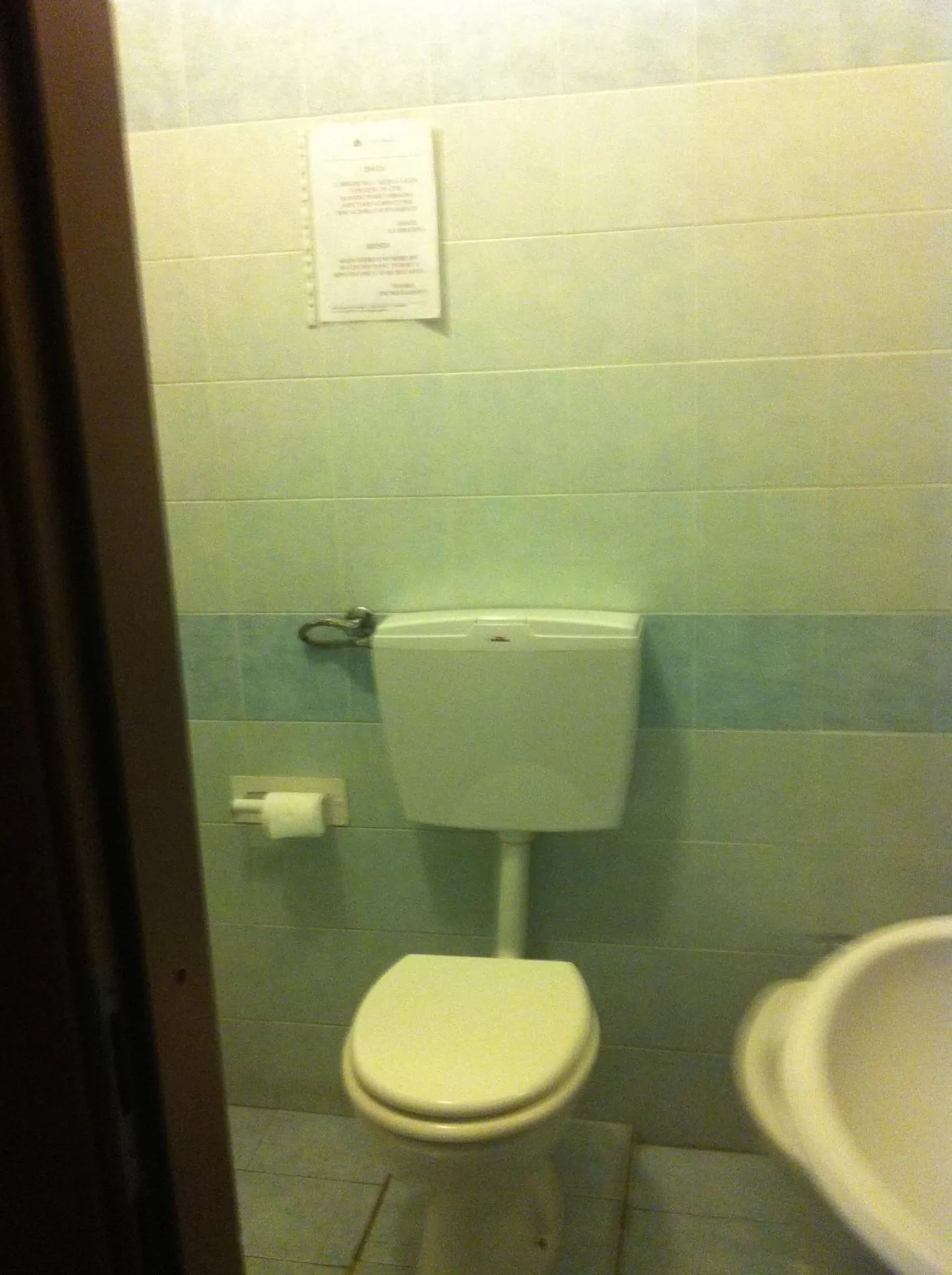 Bathroom in Hotel Gambara