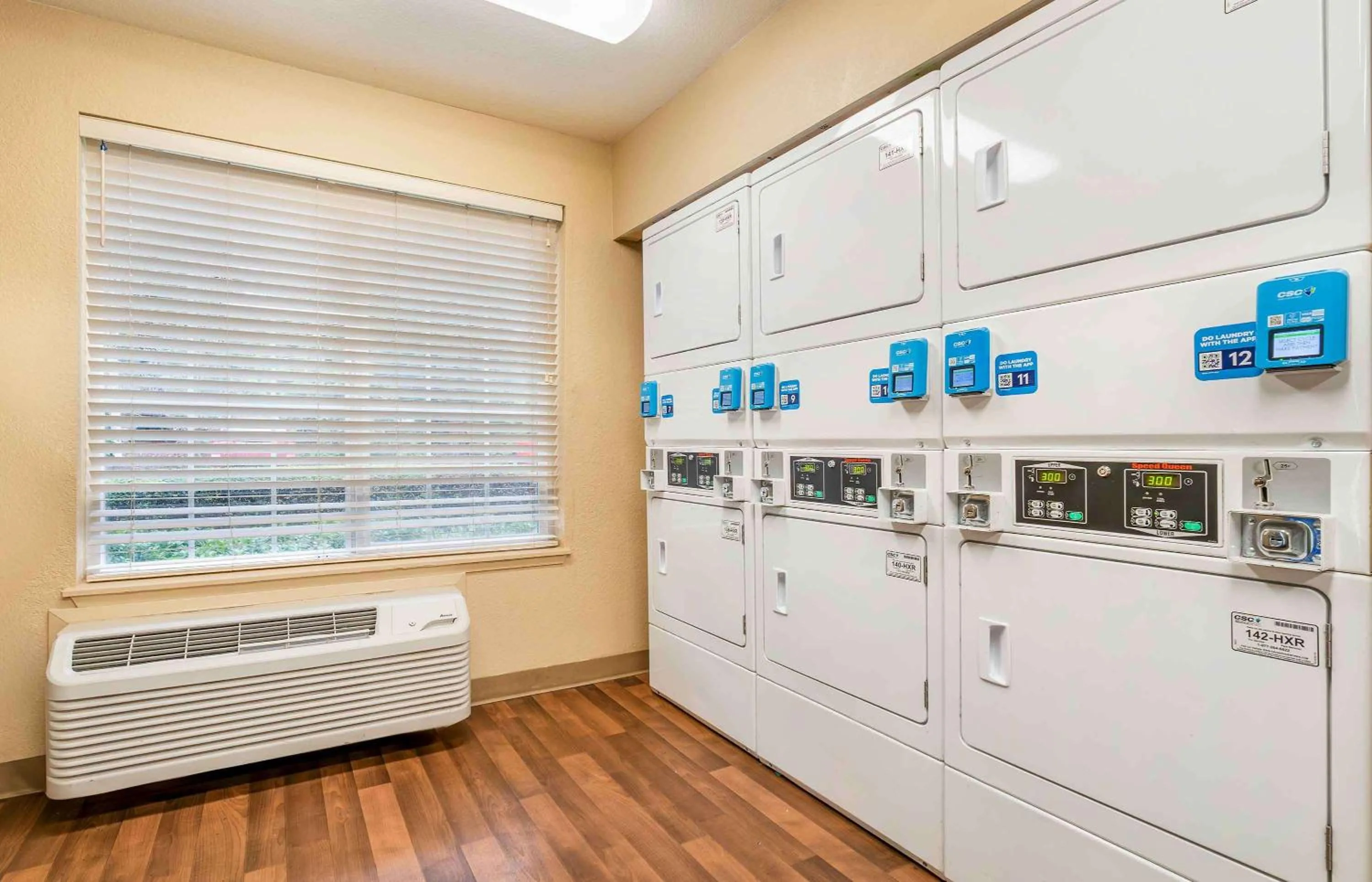 Property building in Extended Stay America Suites - Portland - Tigard