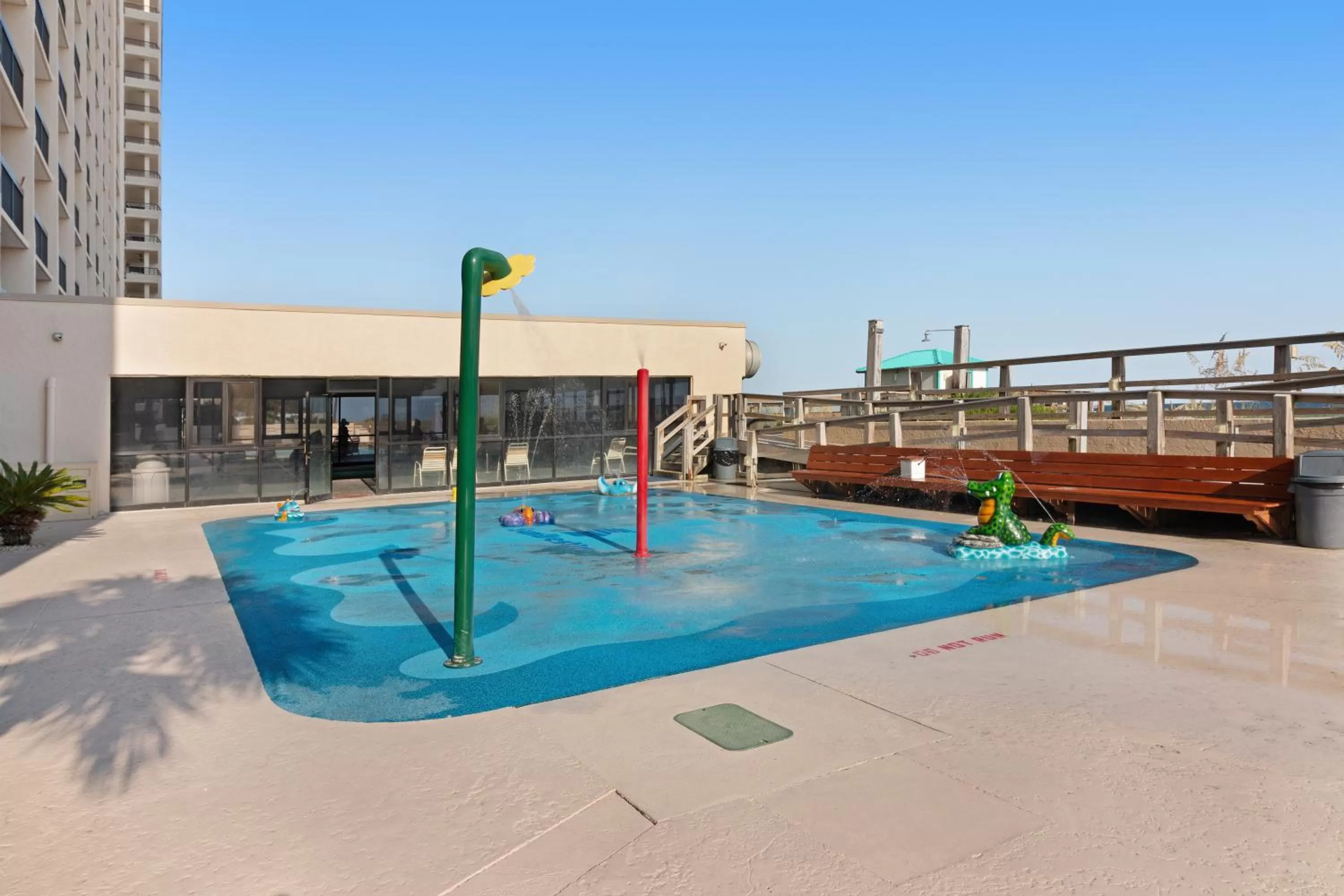 Swimming Pool in 1 Bed 2 Bath Apartment in SunDestin Beach Resort