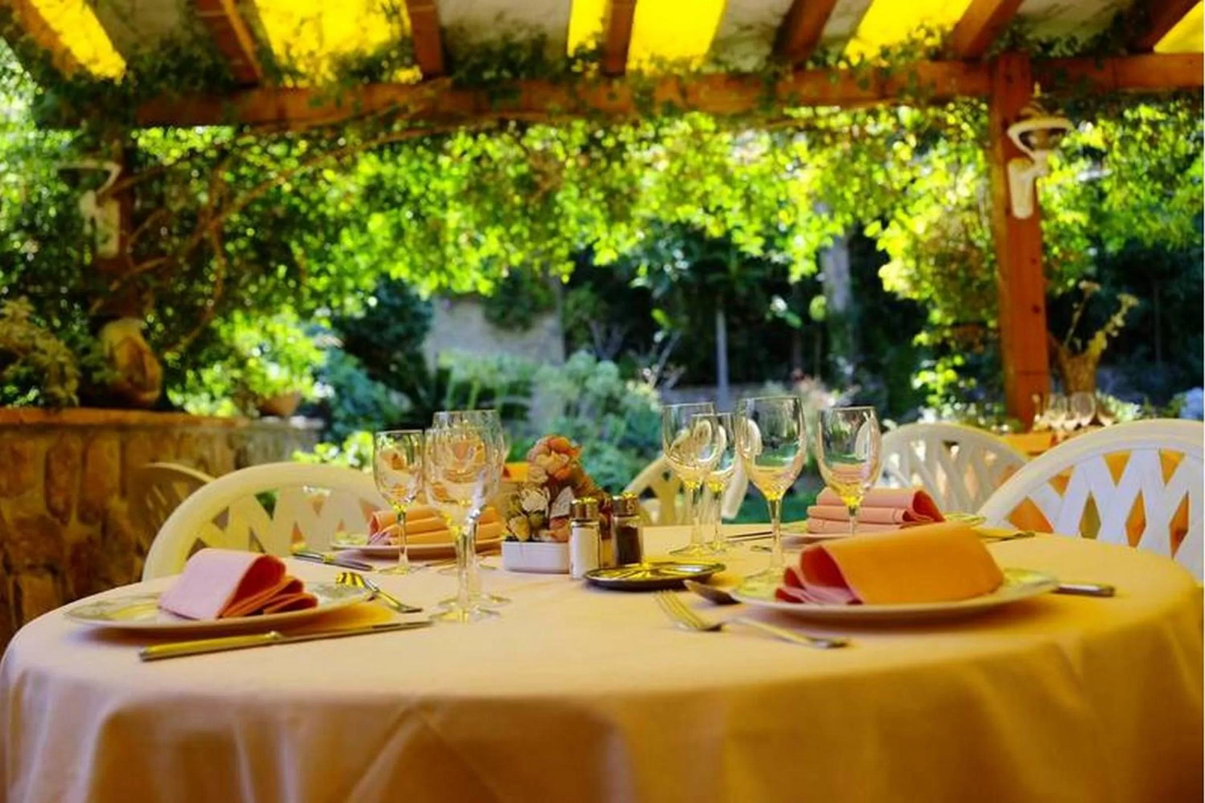 Restaurant/places to eat in L' Escapade Hôtel & Restaurant