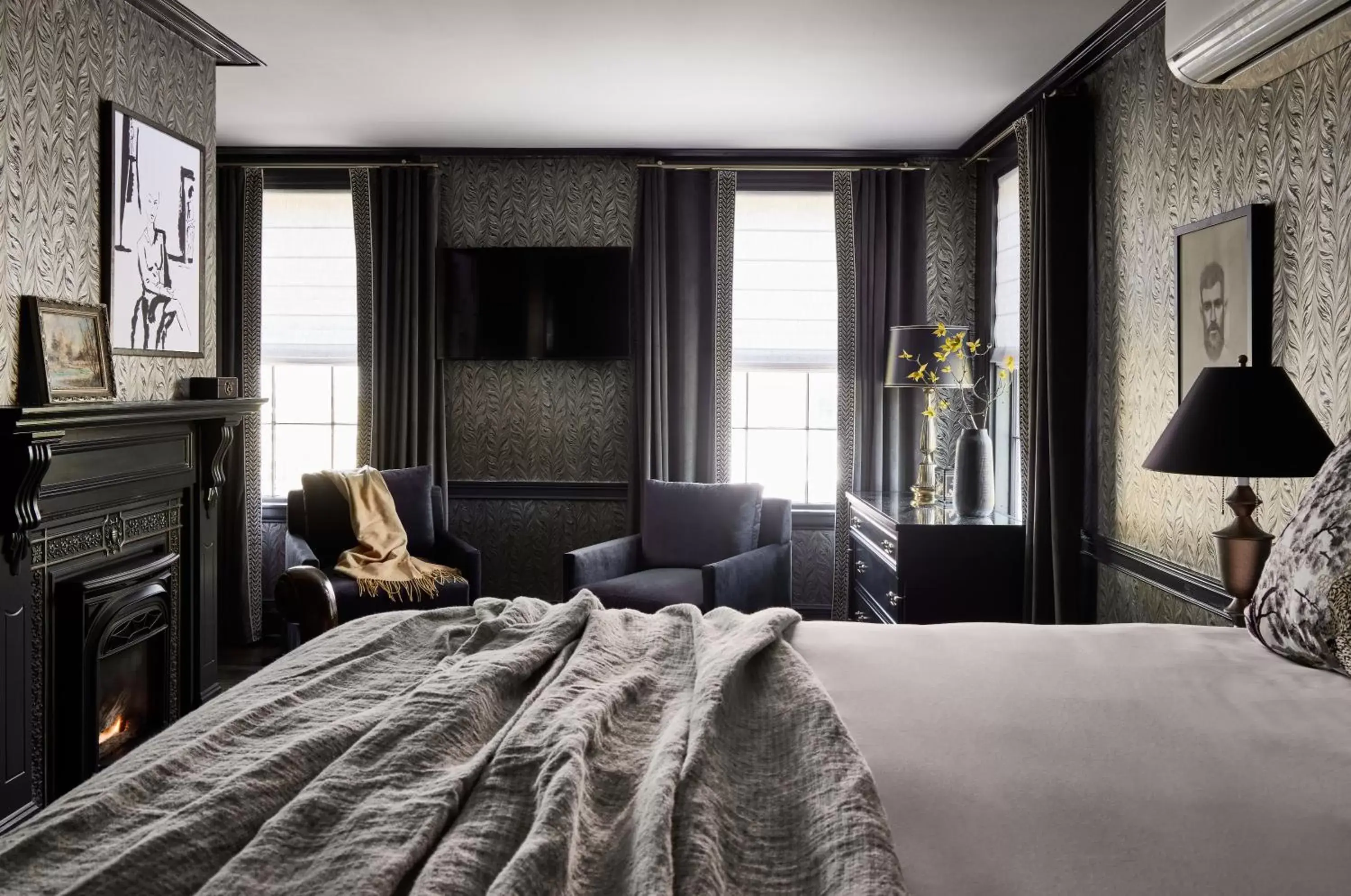 Deluxe Double Room with Bath in Kennebunkport Captains Collection Deluxe Double Room with Bath in Kennebunkport Captains Collection