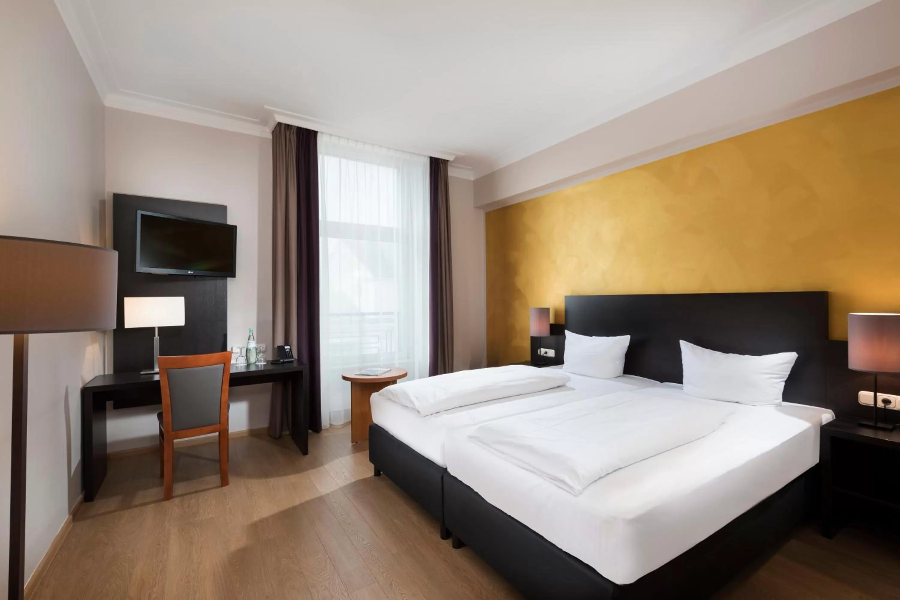 Bed in Wyndham Duisburger Hof