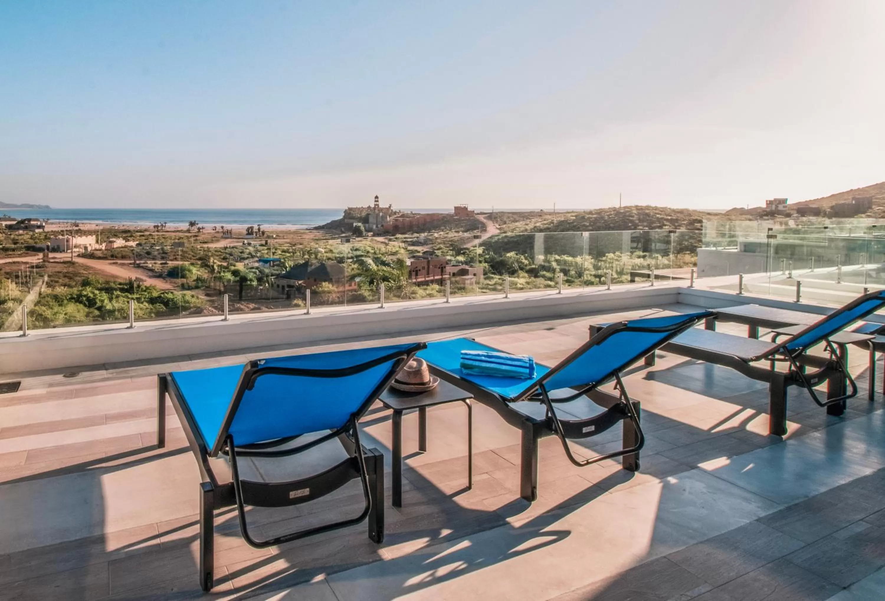 BBQ facilities, Swimming Pool in Cerritos Surf Residences