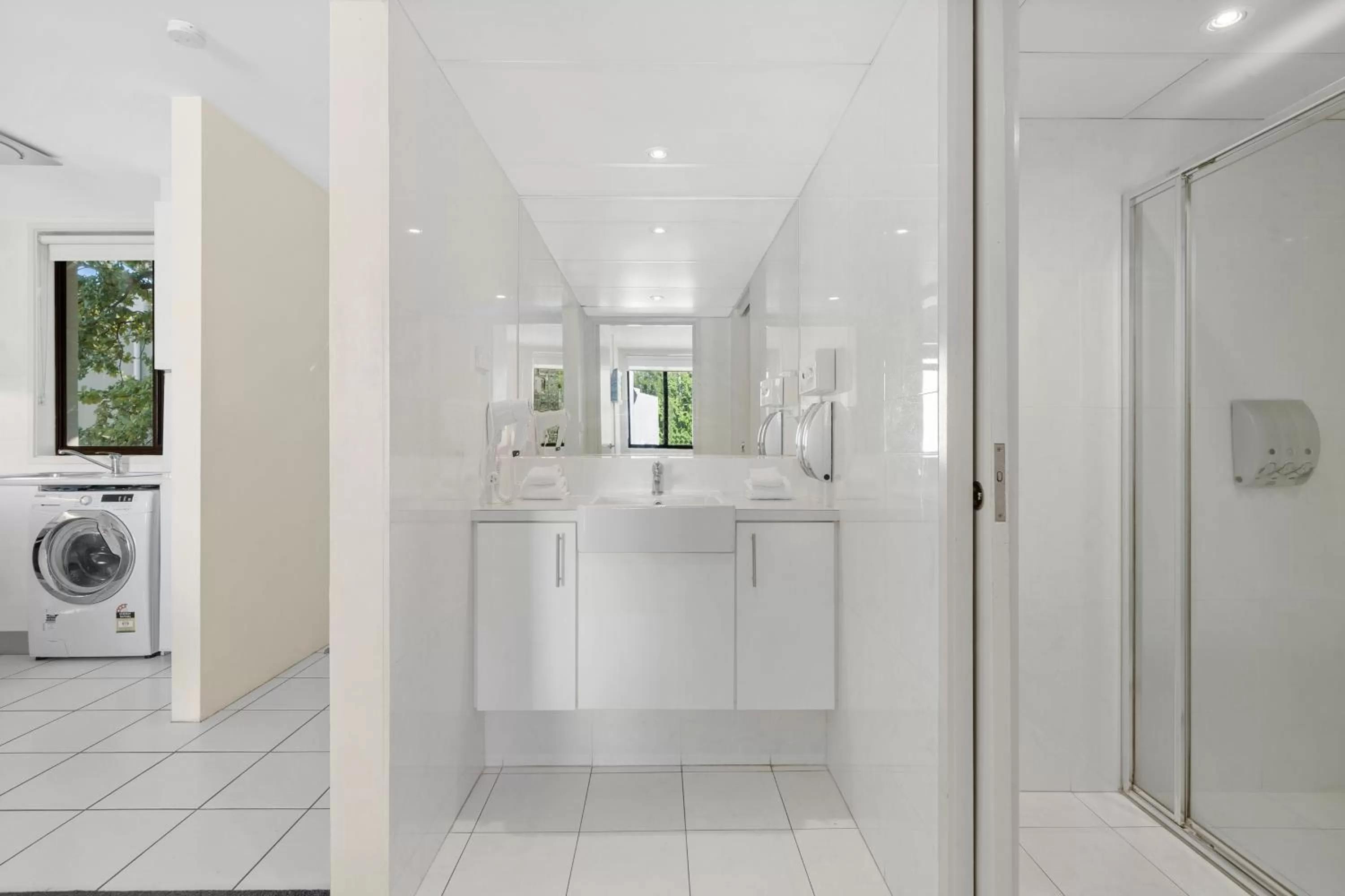 Two-Bedroom King Apartment in Manuka Park Serviced Apartments