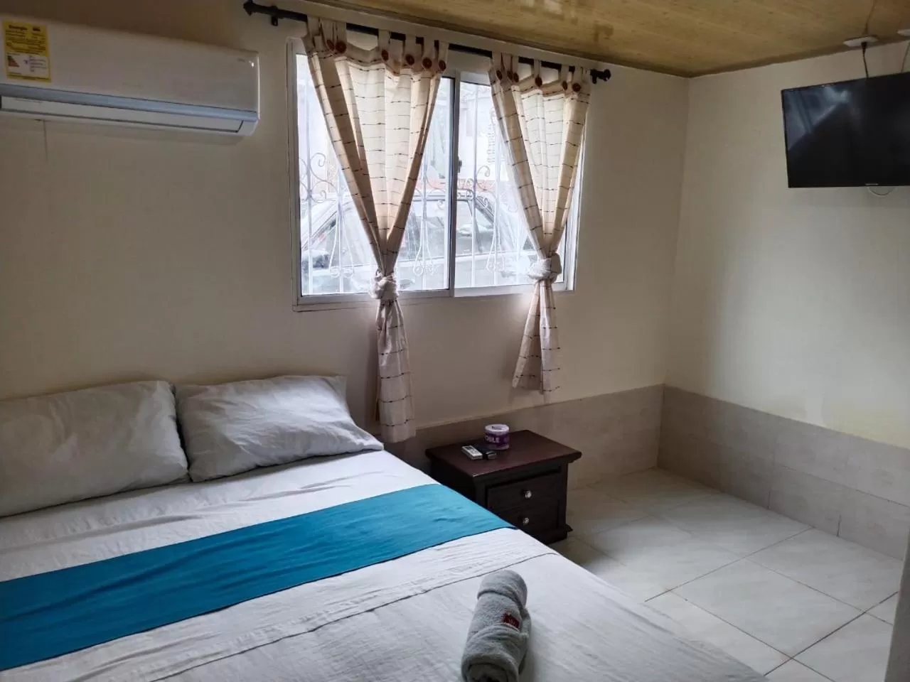 Bed in Hotel The Dolphin