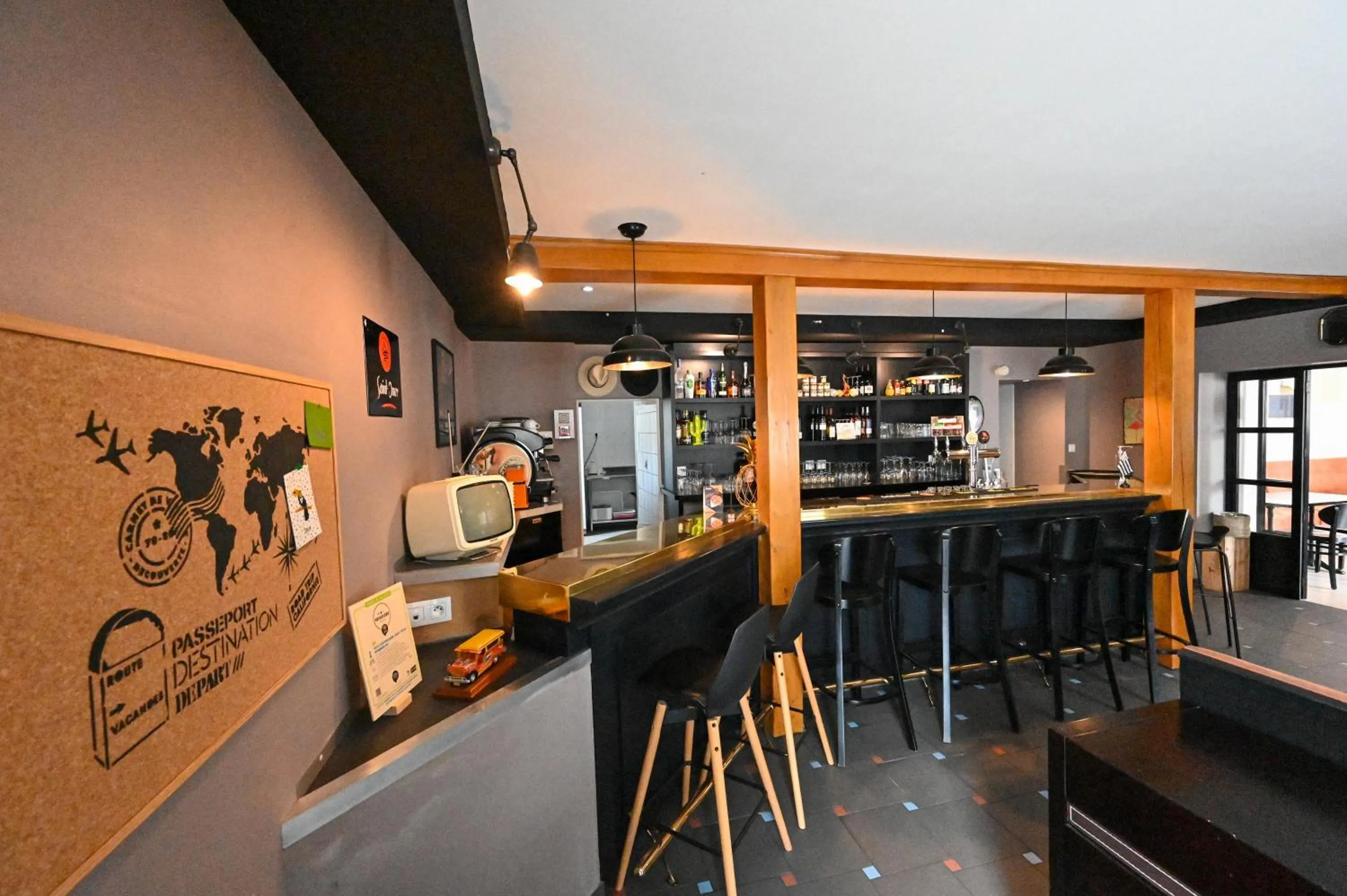 Lounge or bar in Anne De Bretagne