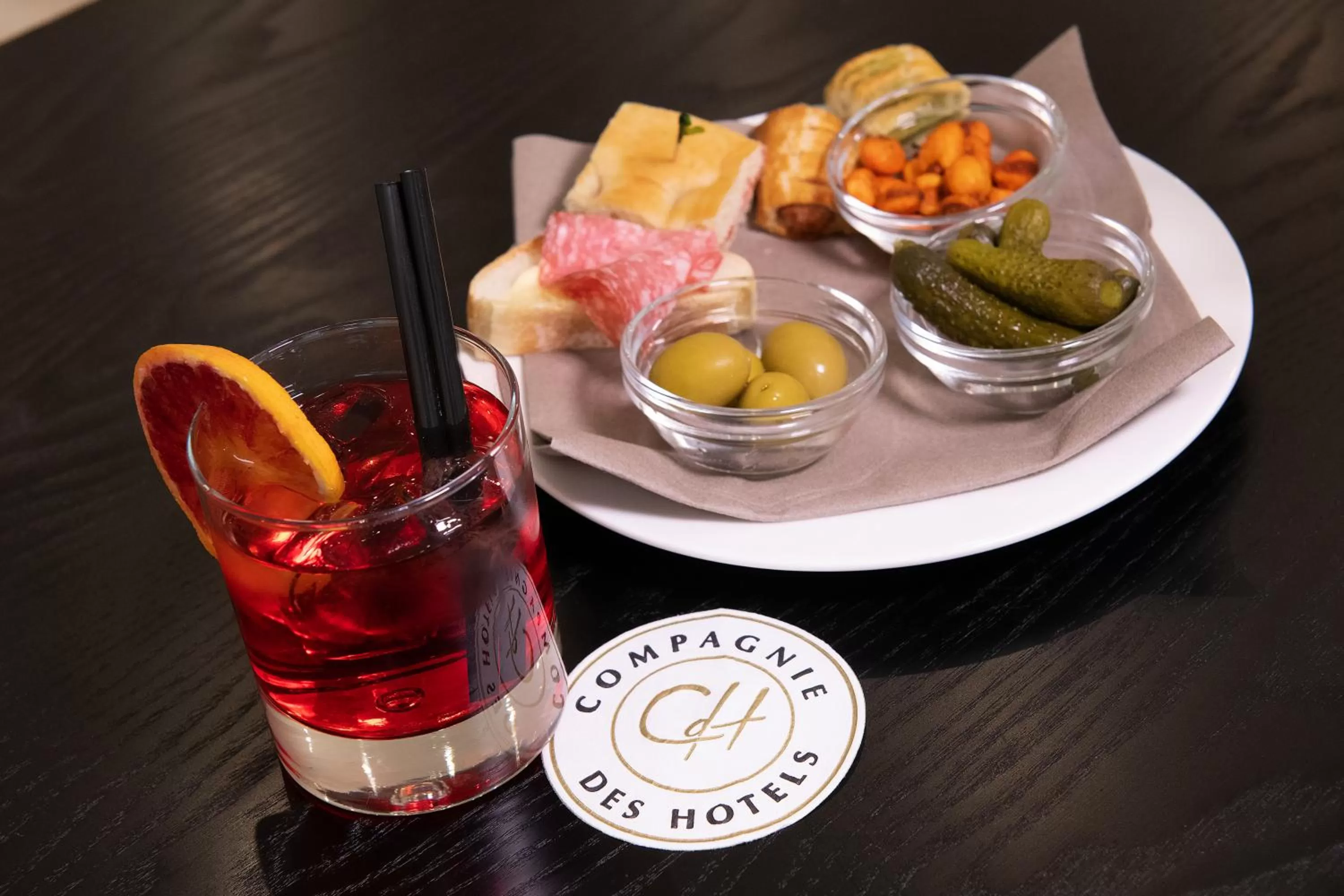 Lounge or bar in CDH Hotel Modena