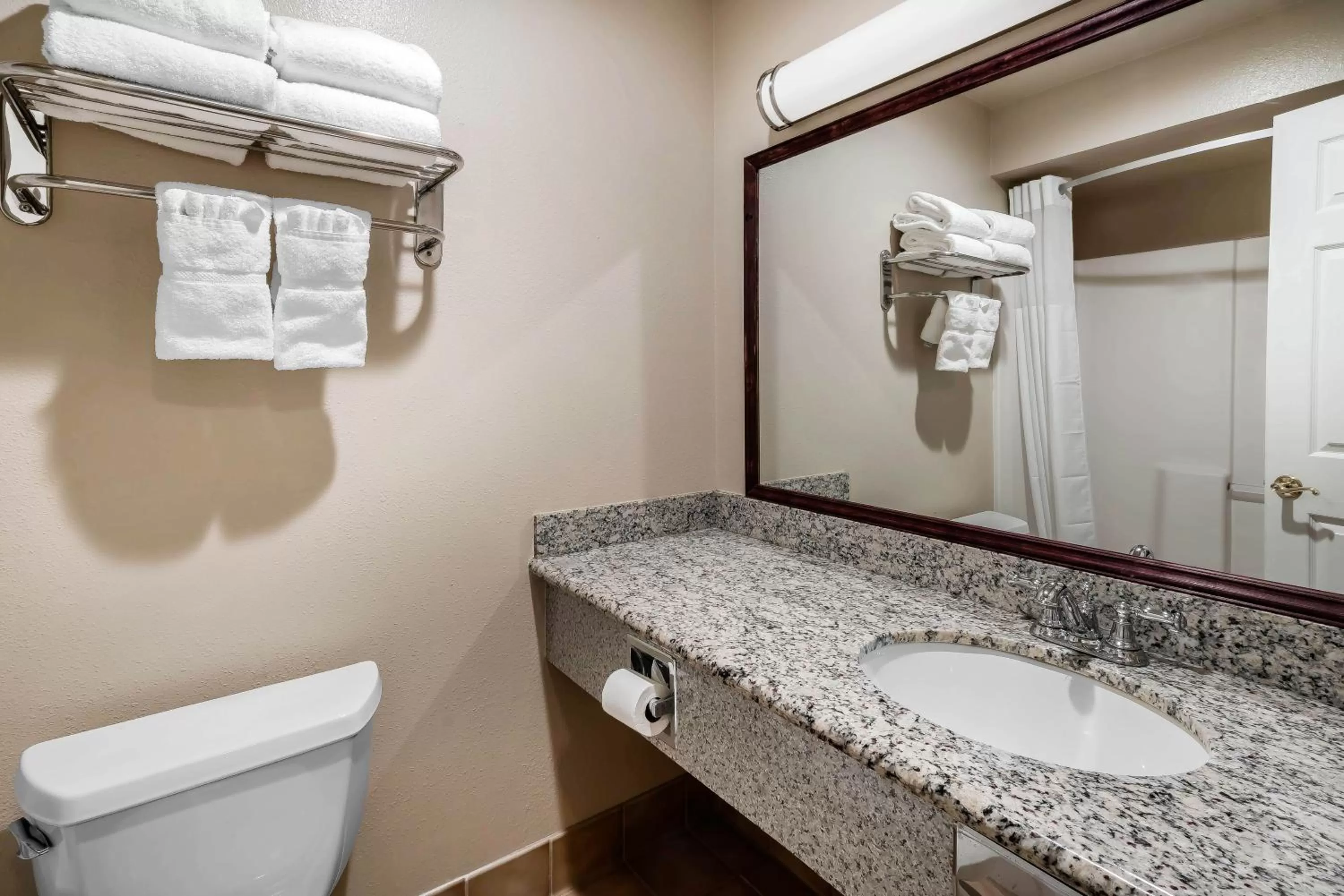 Bathroom in Oasis Inn Tacoma