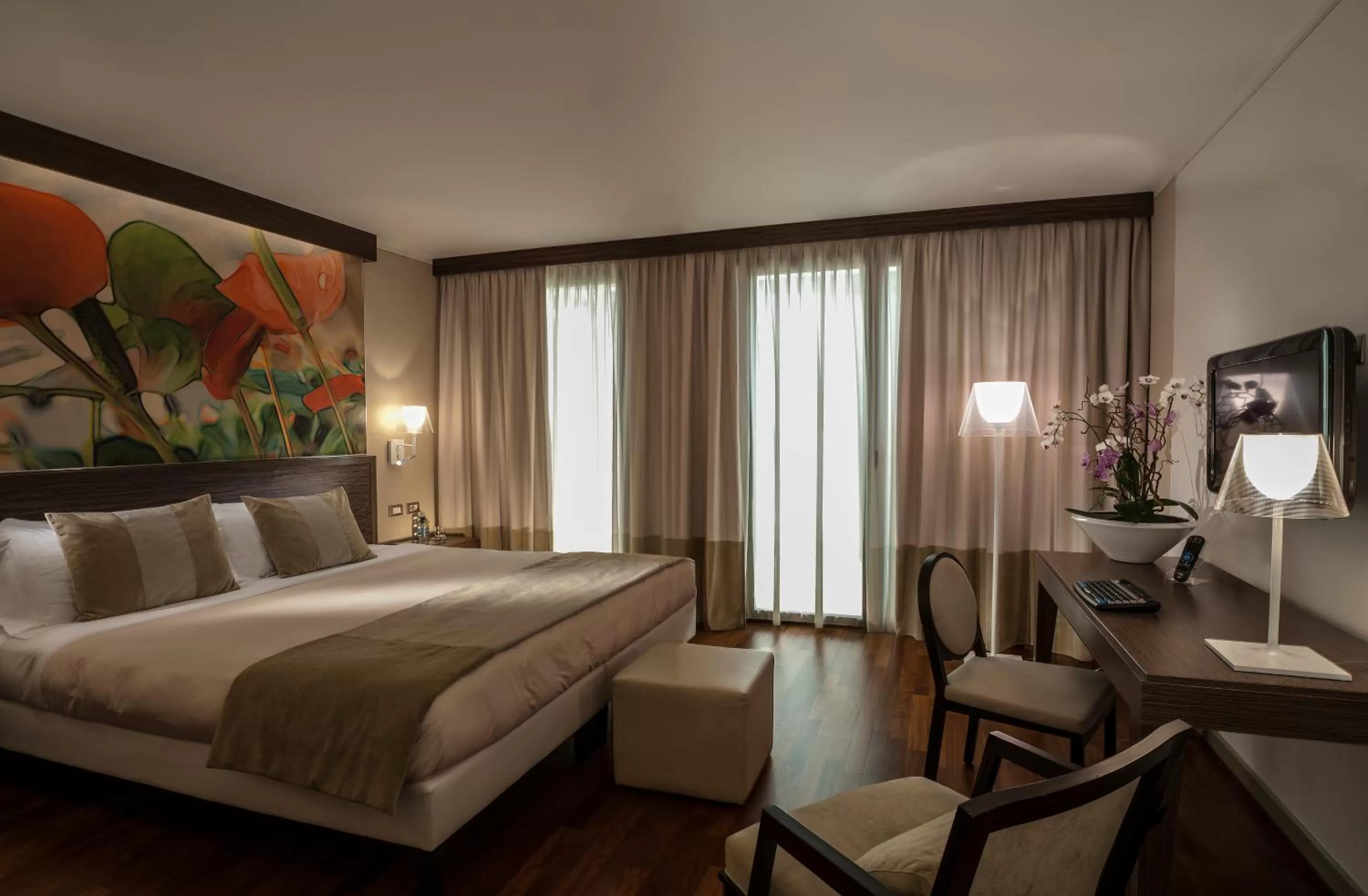 Photo of the whole room, Bed in Ramada Plaza by Wyndham Milano