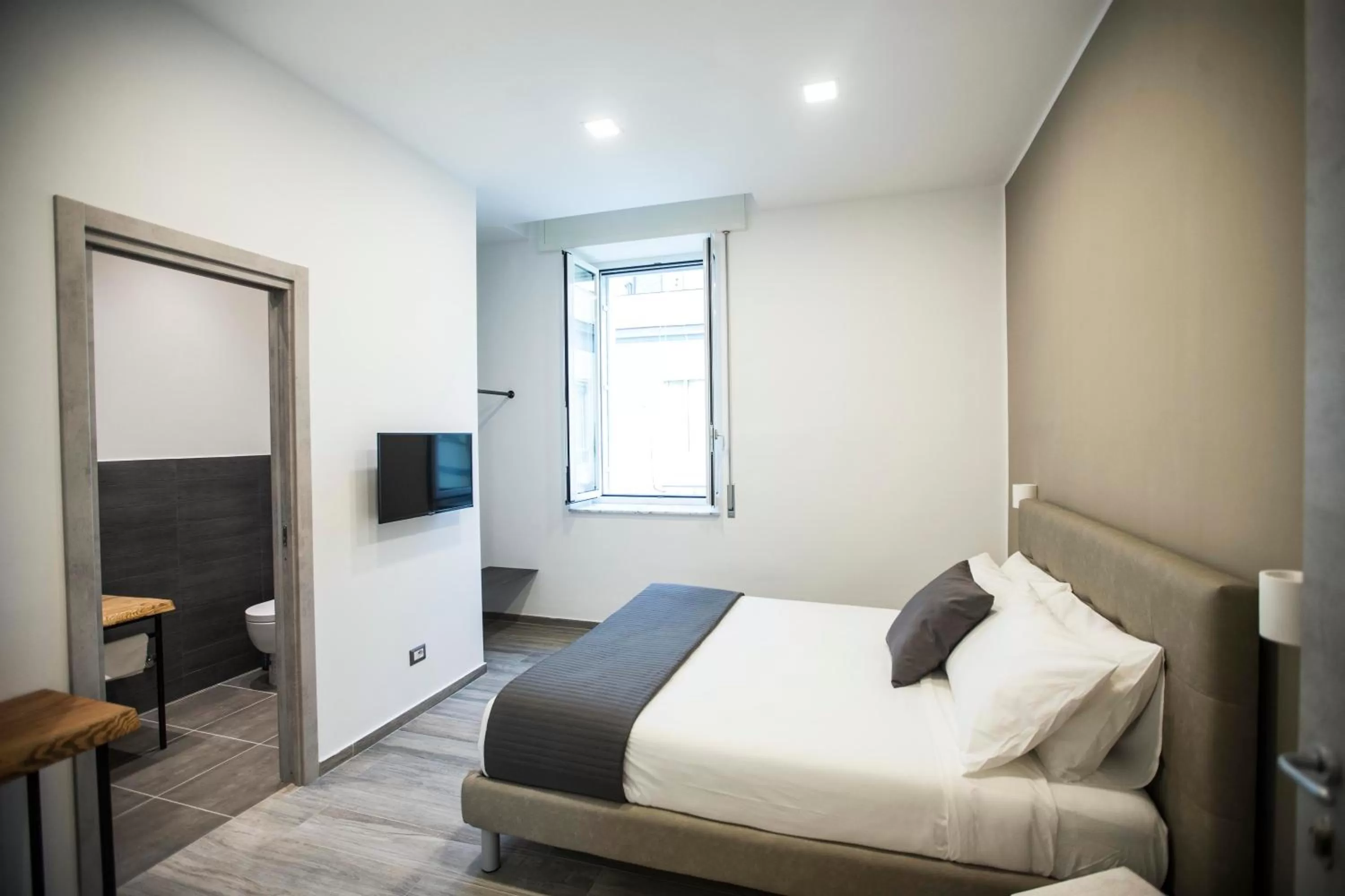 TV and multimedia, Bed in GB Central Station Napoli