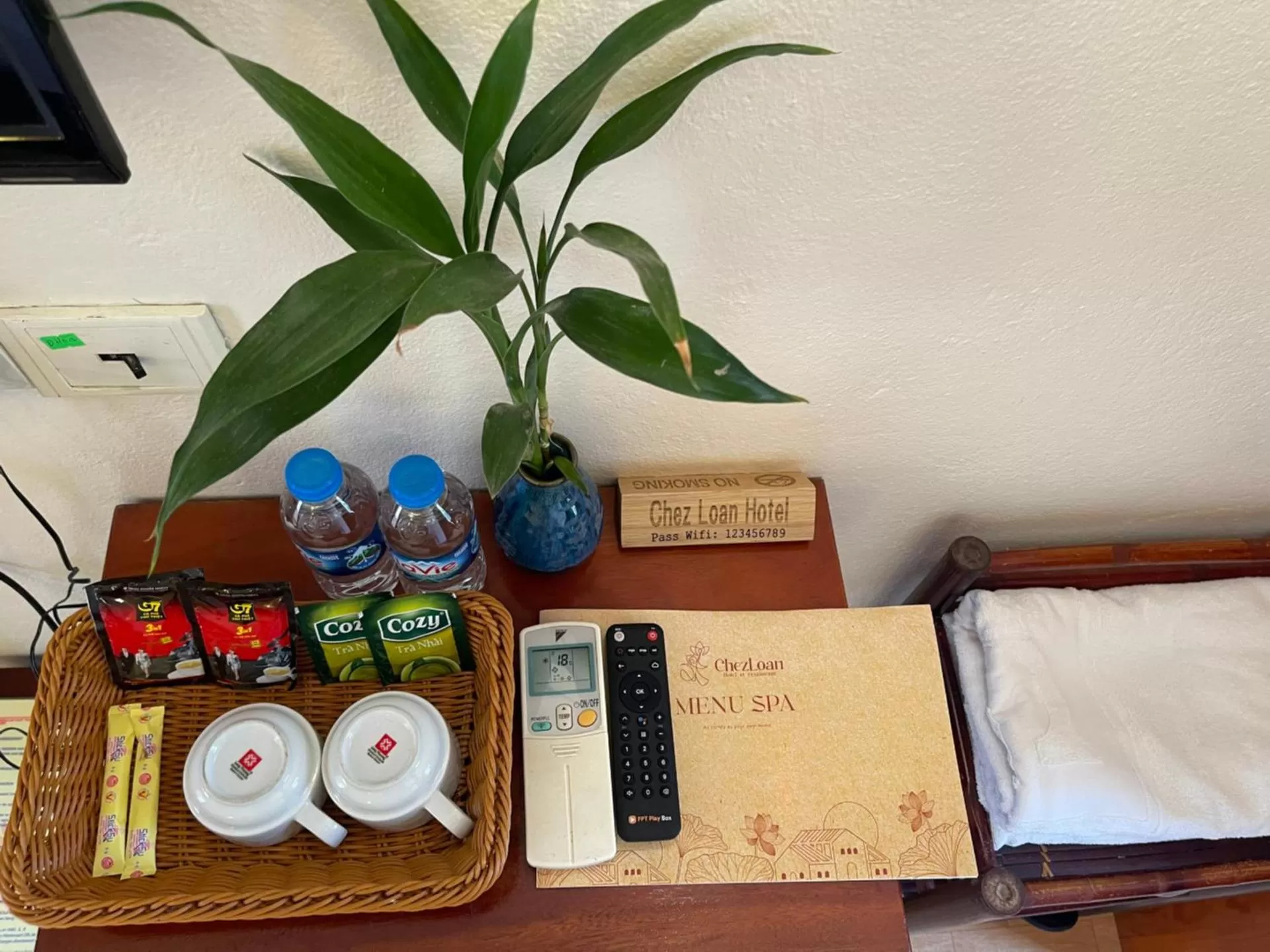 Food and drinks in Chez Loan Hotel