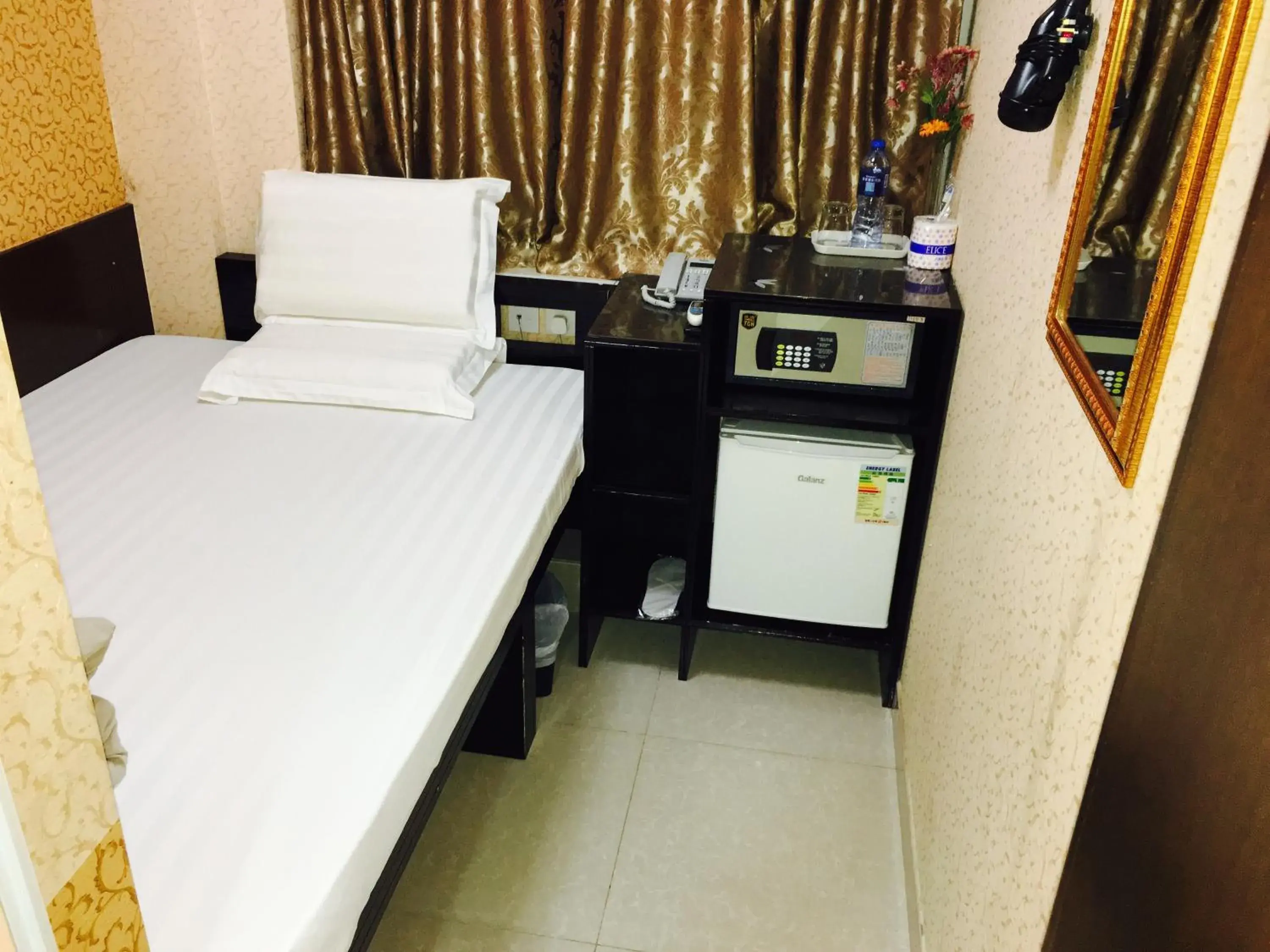 Deluxe Single Room in Modern Deluxe Single Room in Modern