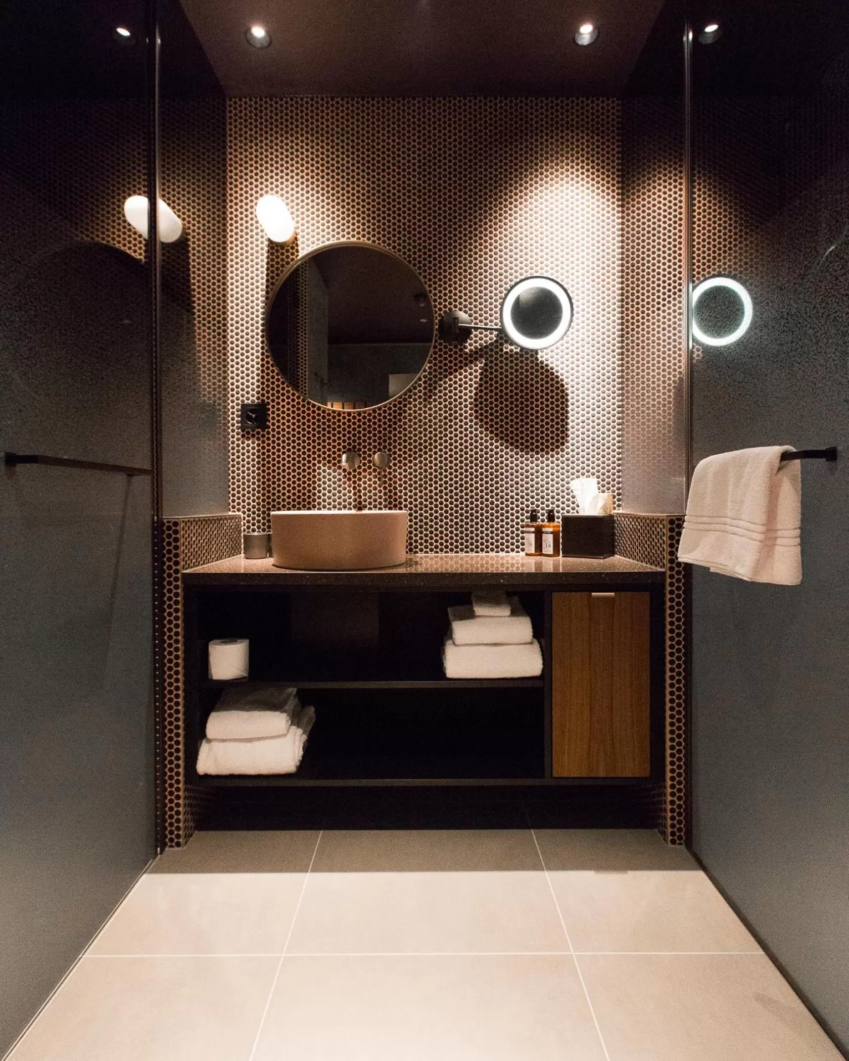 Bathroom in The Hide Flims Hotel