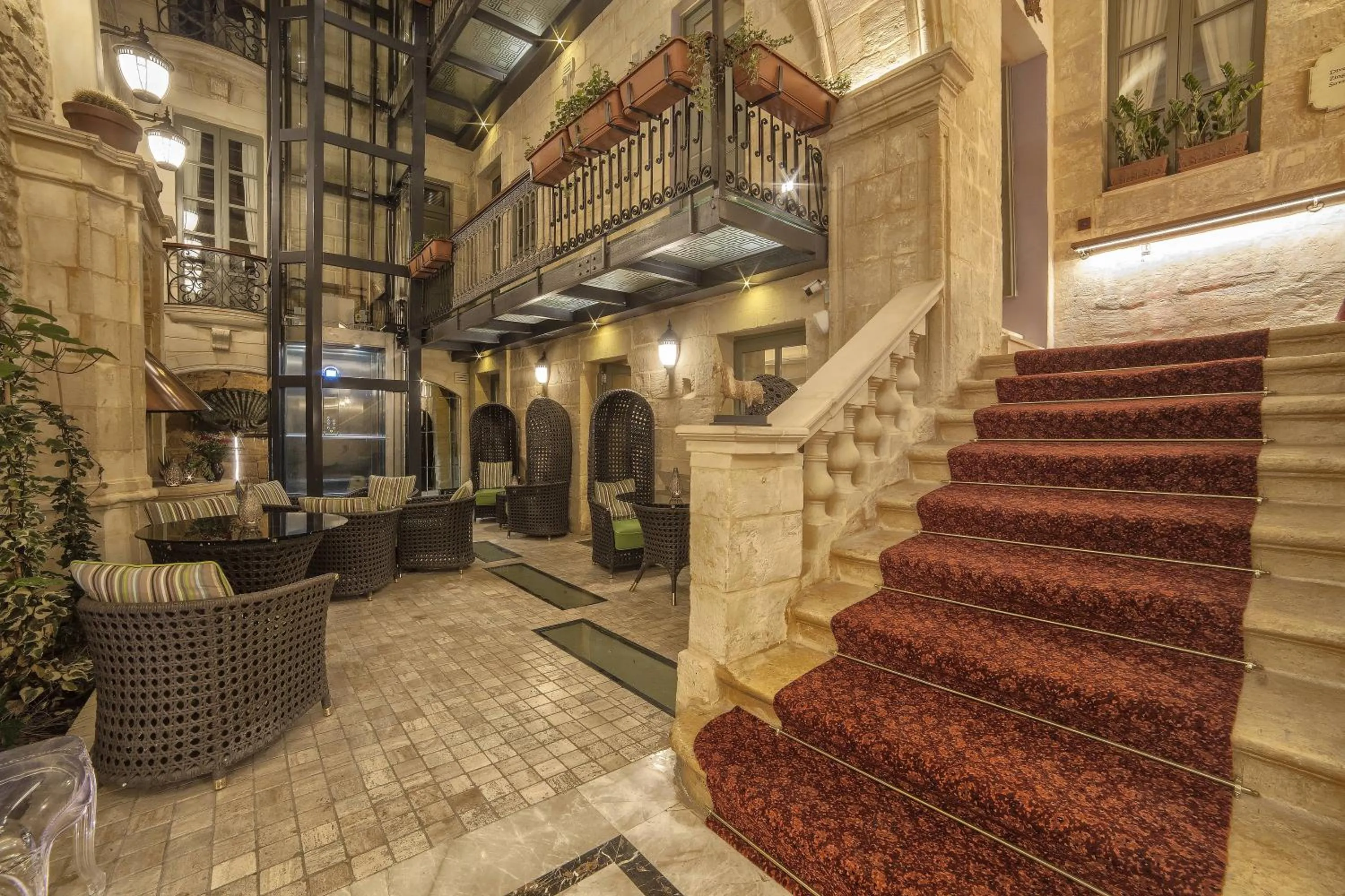 Lobby or reception in Palazzo Consiglia - IK Collection