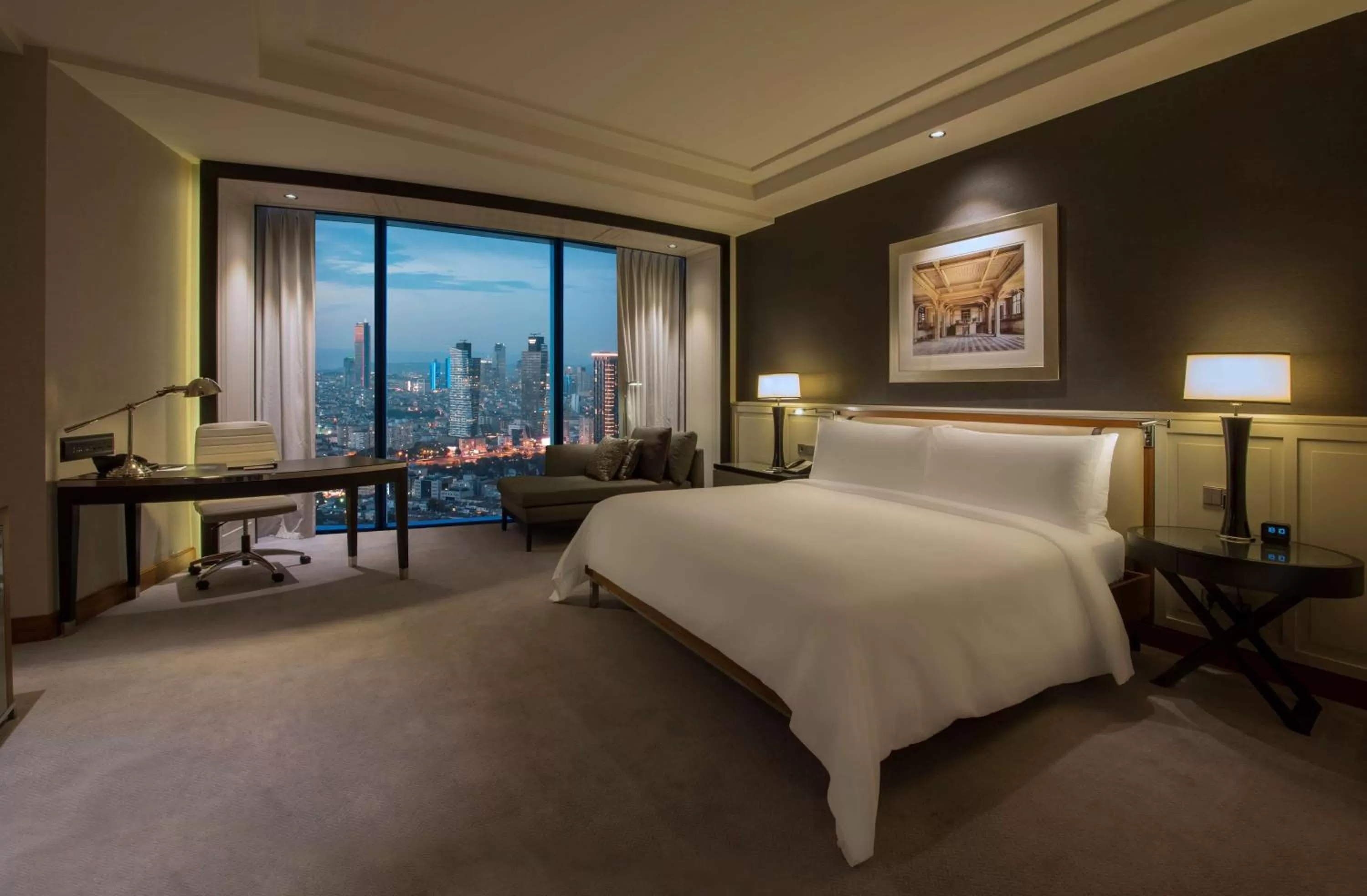 Bedroom, Bed in Hilton Istanbul Bomonti