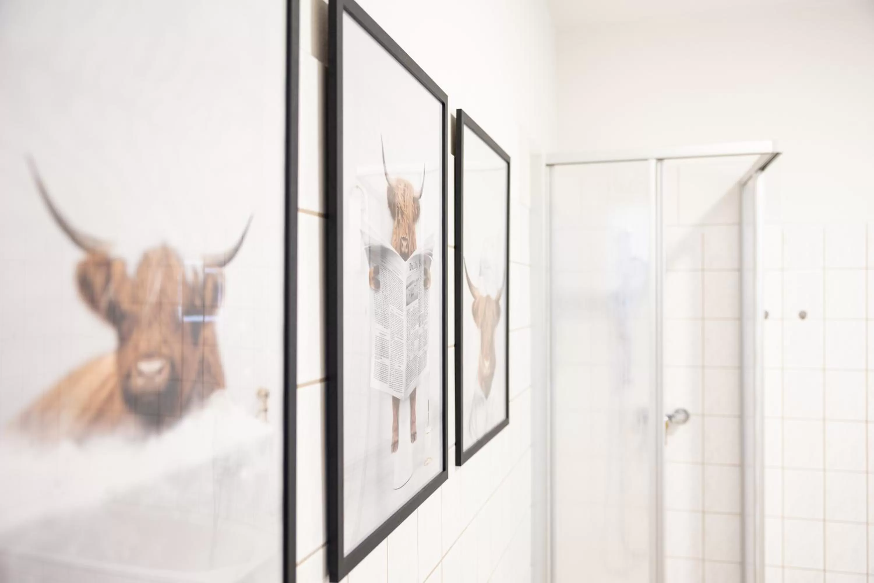 Shower, Bathroom in Ko-Living Space an der Oper - Street Art Design Apartments