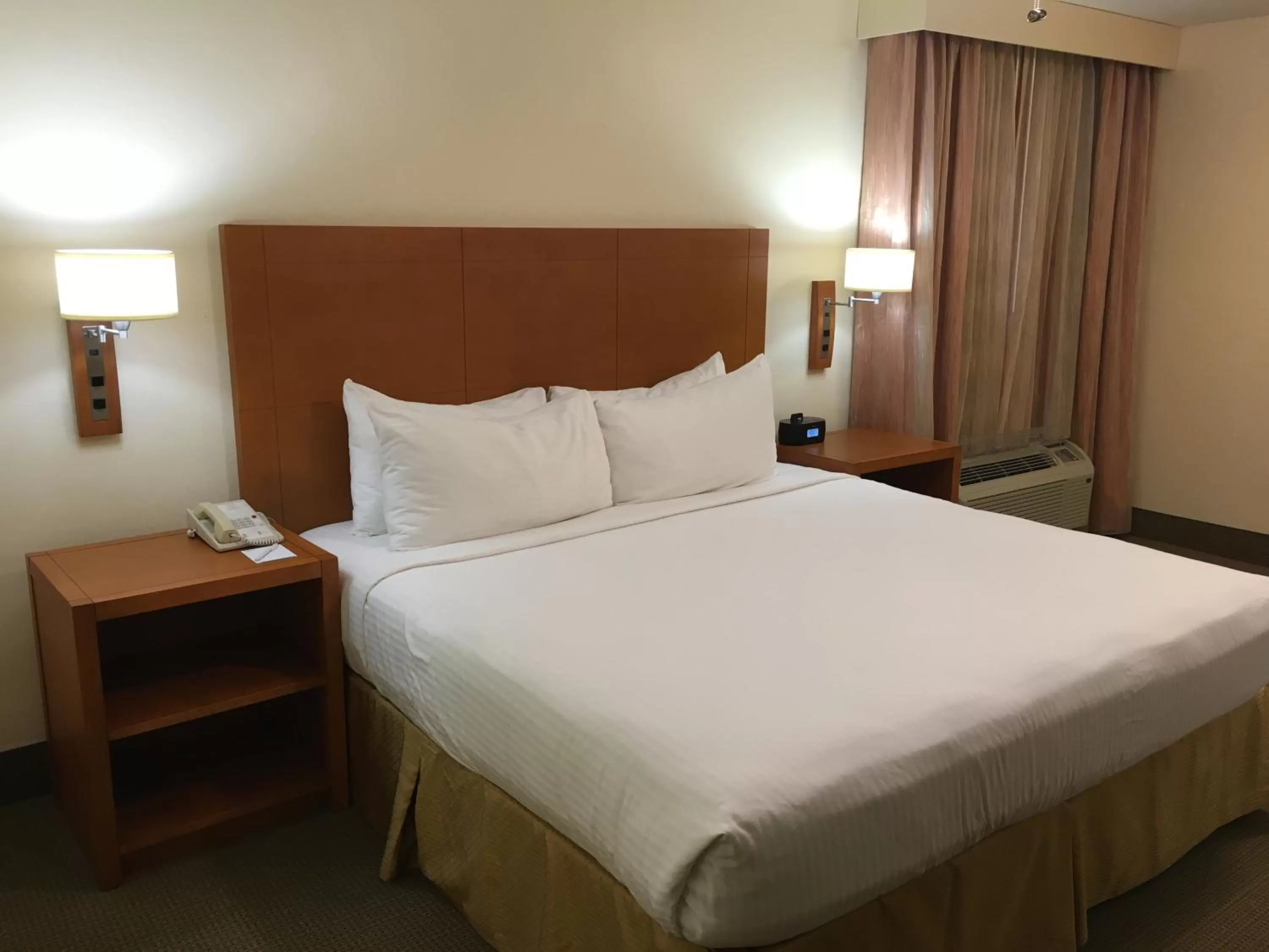 Bed in Hilton Vacation Club Varsity Club Tucson