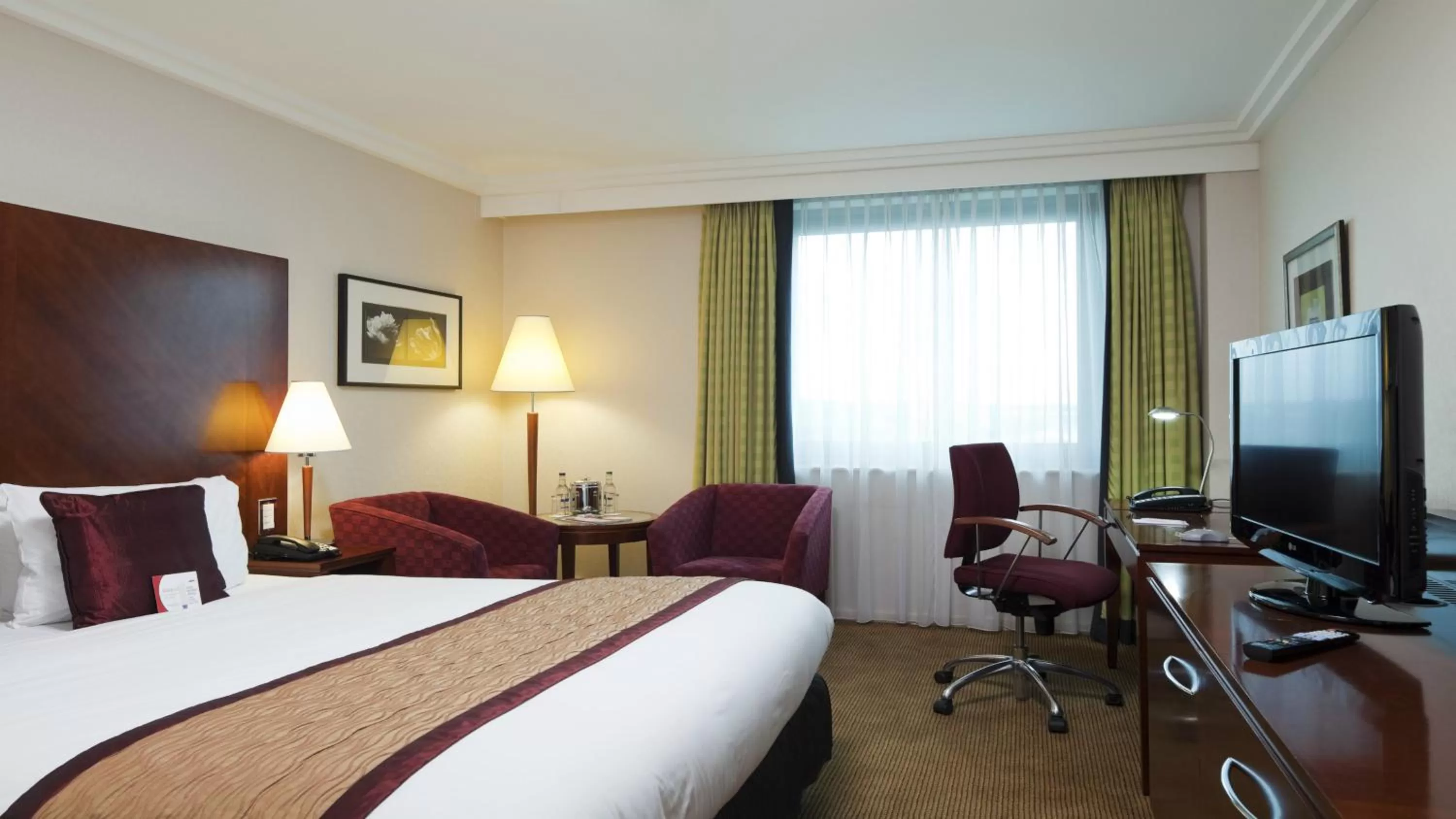 Photo of the whole room, Bed in Crowne Plaza Birmingham NEC by IHG