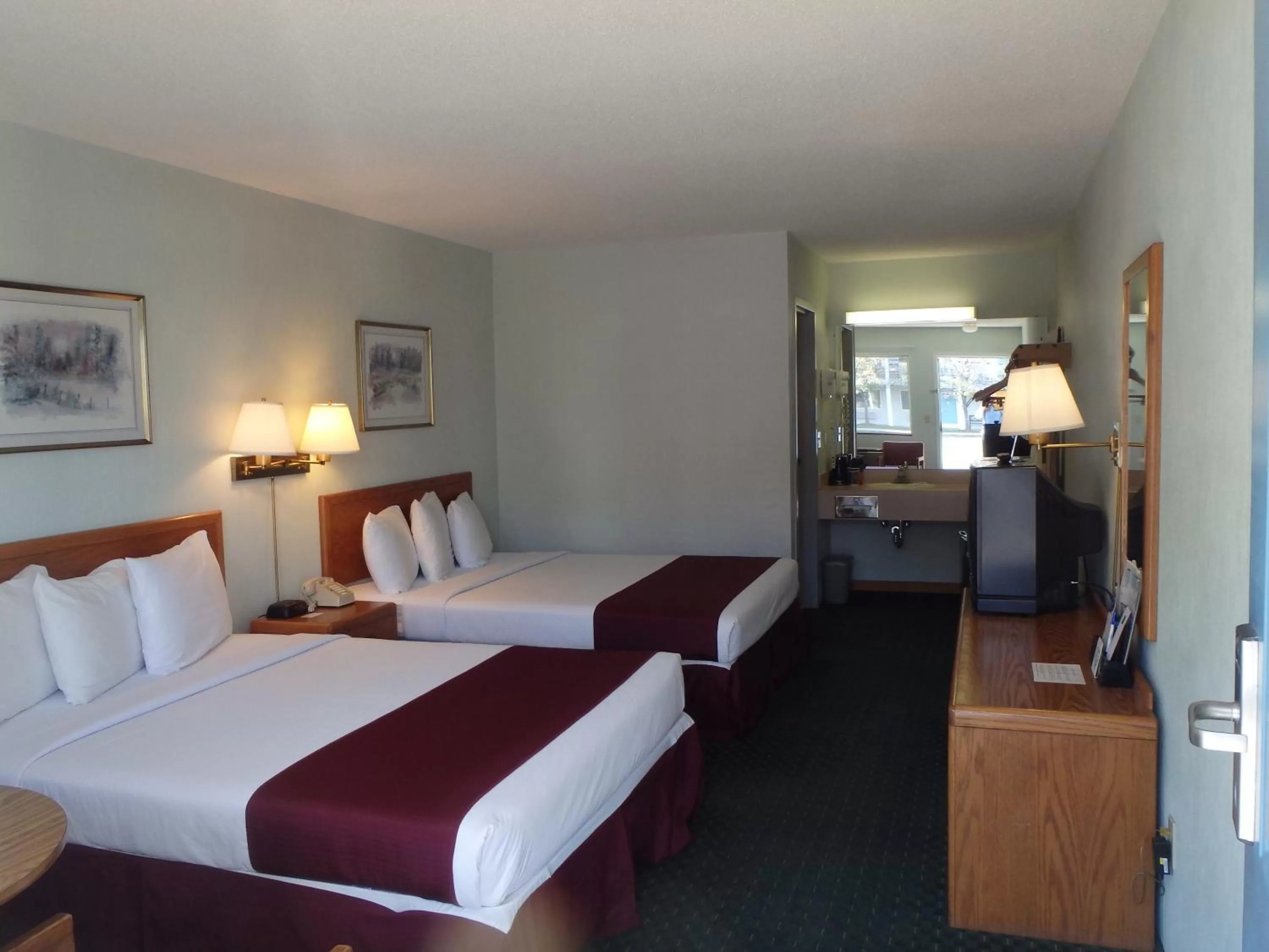 Photo of the whole room in Americas Best Value Inn Saint Ignace