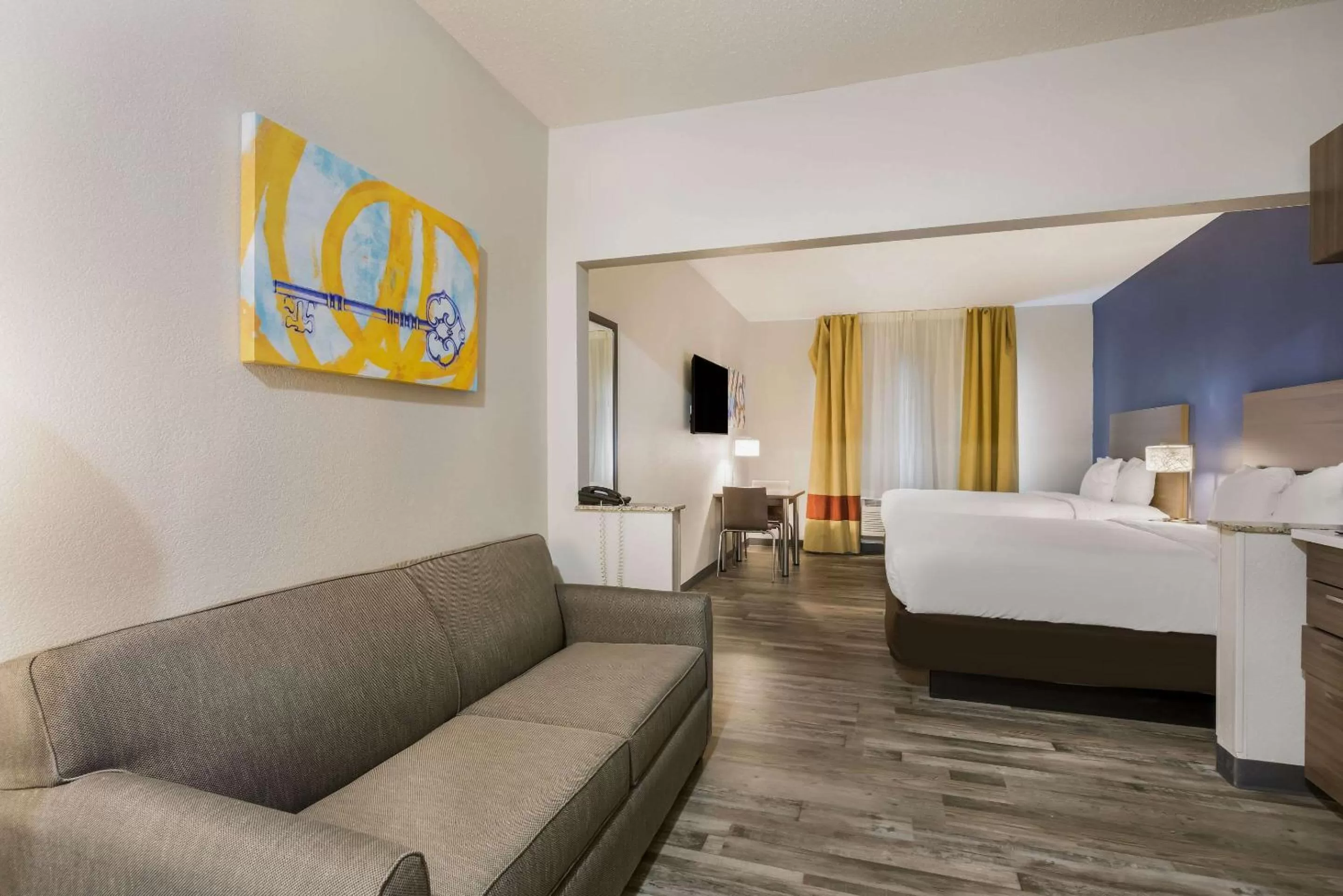 Bedroom, Bed in MainStay Suites Joliet I-80