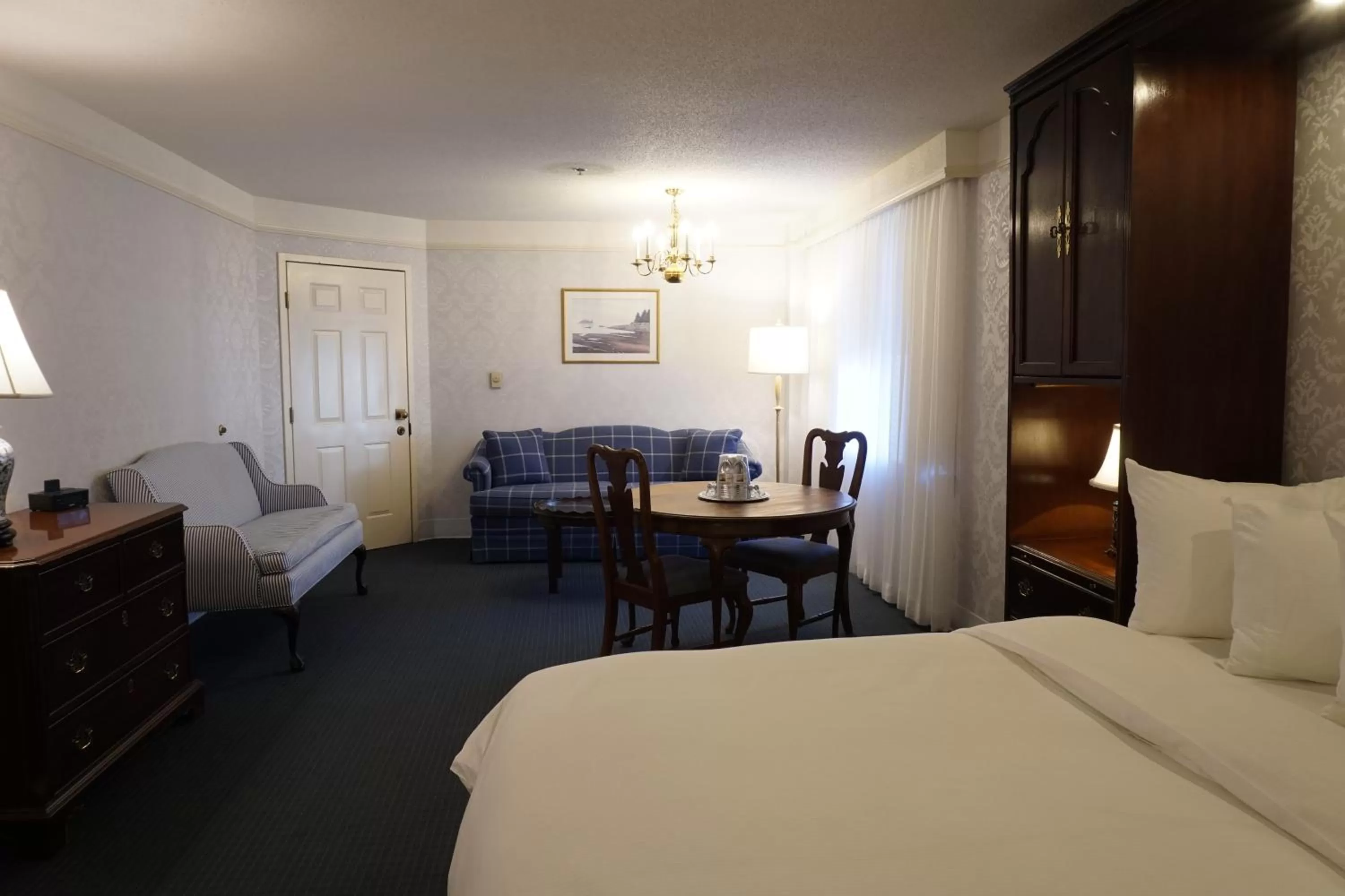 Bedroom, Bed in The Simsbury Inn