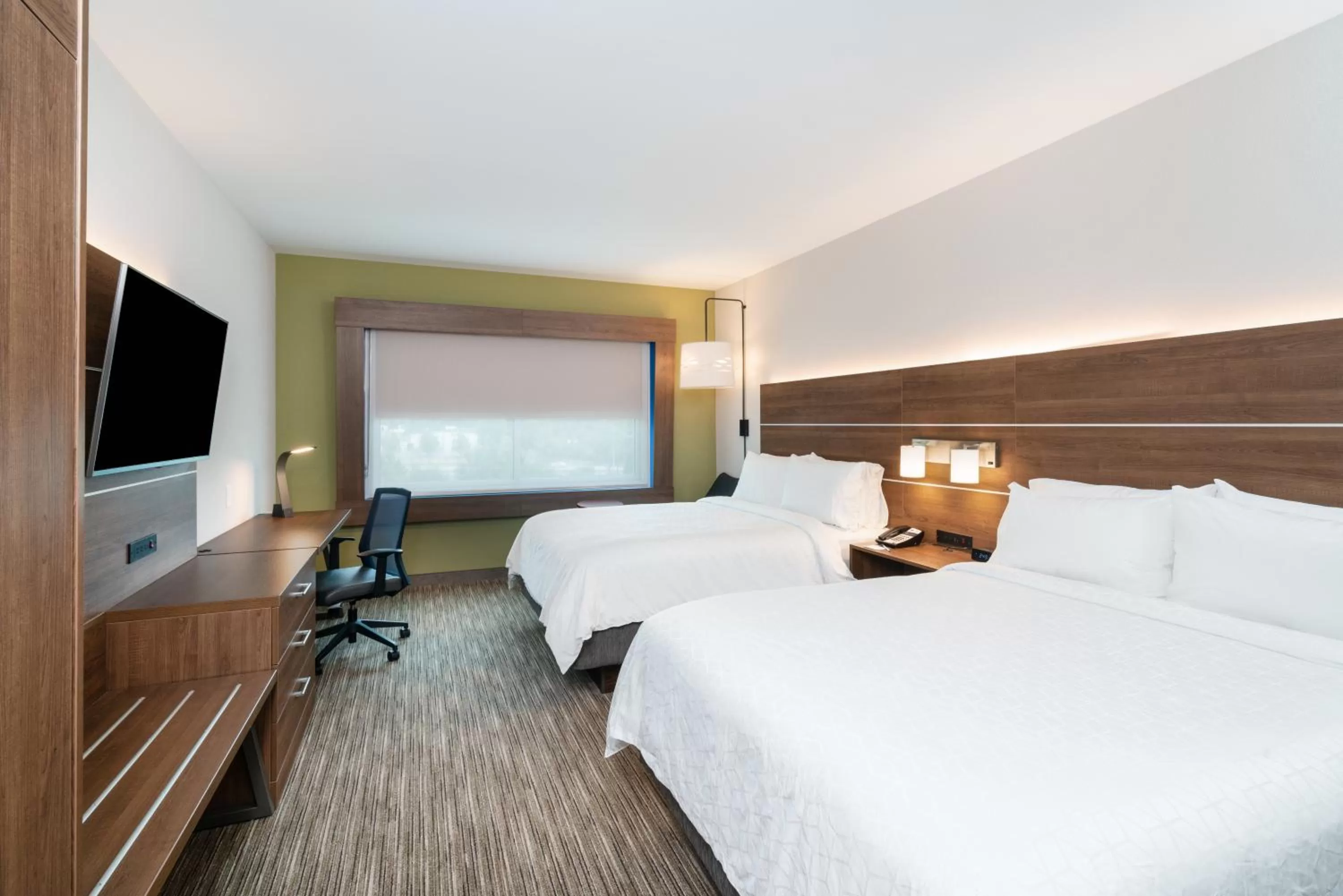 Bed in Holiday Inn Express & Suites Atlanta Airport NE - Hapeville by IHG