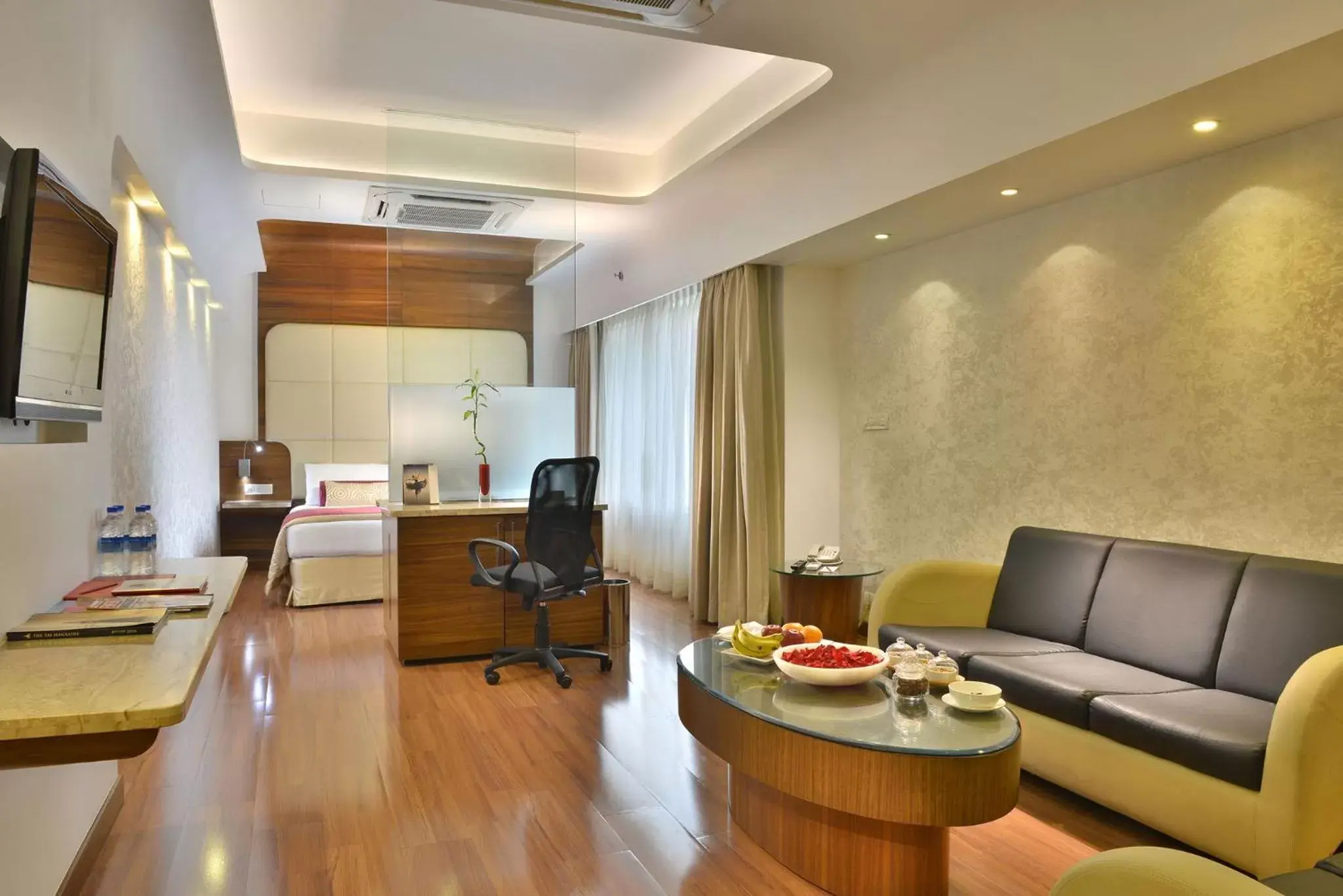 Executive Suite Queen Bed with City View - single occupancy - Complimentary 01 way Airport transfer in Vivanta Vadodara Executive Suite Queen Bed with City View - single occupancy - Complimentary 01 way Airport transfer in Vivanta Vadodara