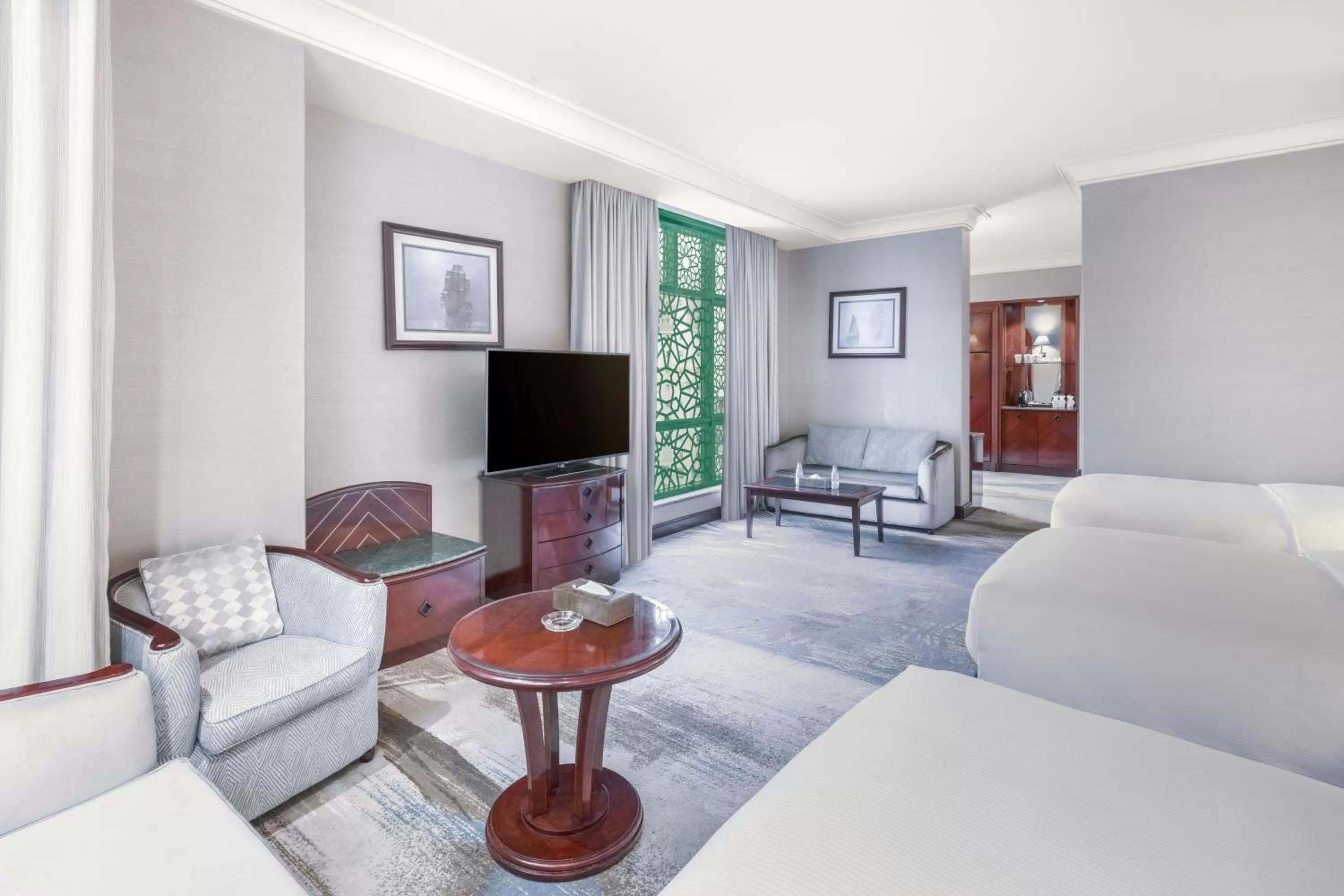 TV and multimedia, Bed in Madinah Hilton Hotel