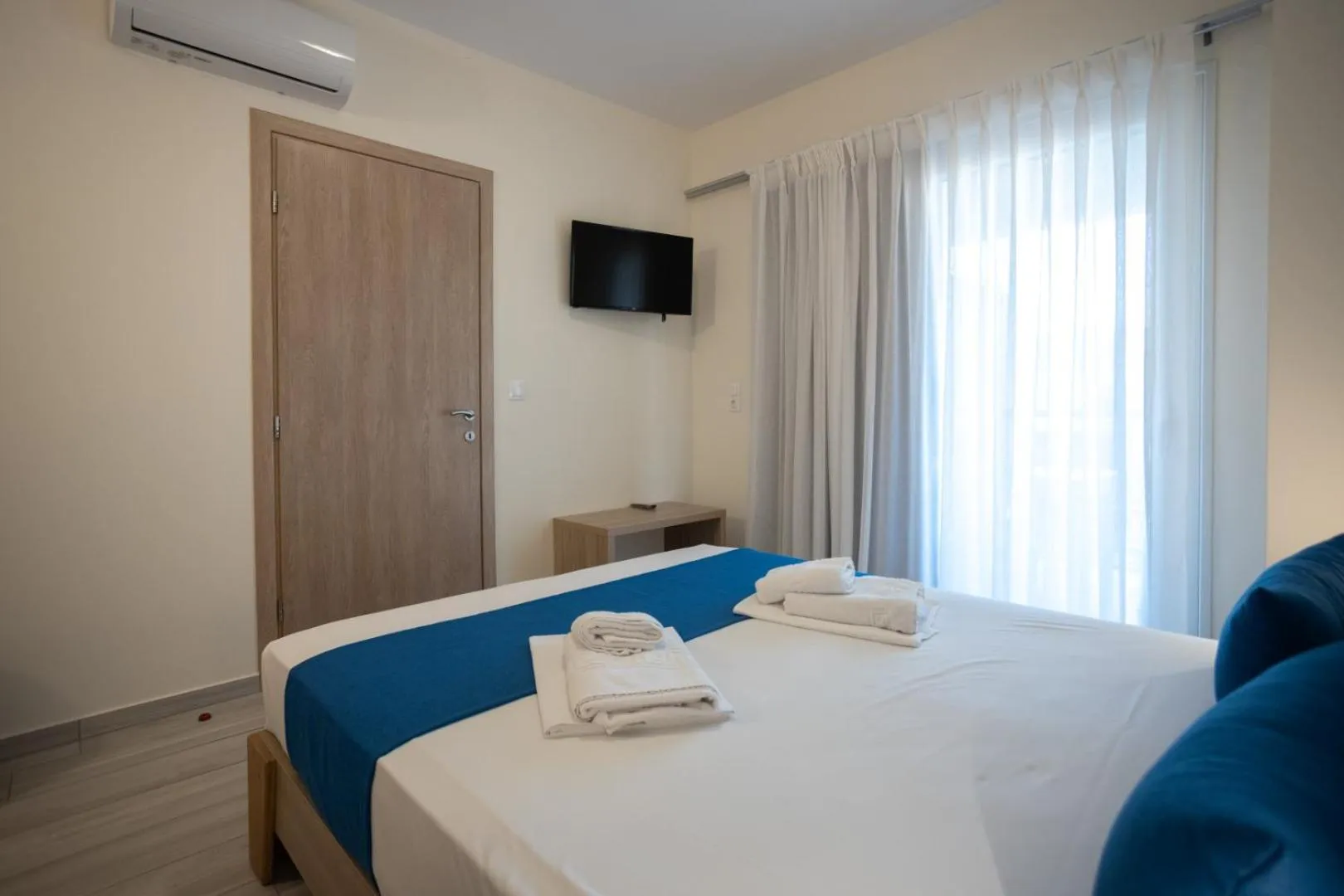 Photo of the whole room, Bed in Ilian Beach & Apartments