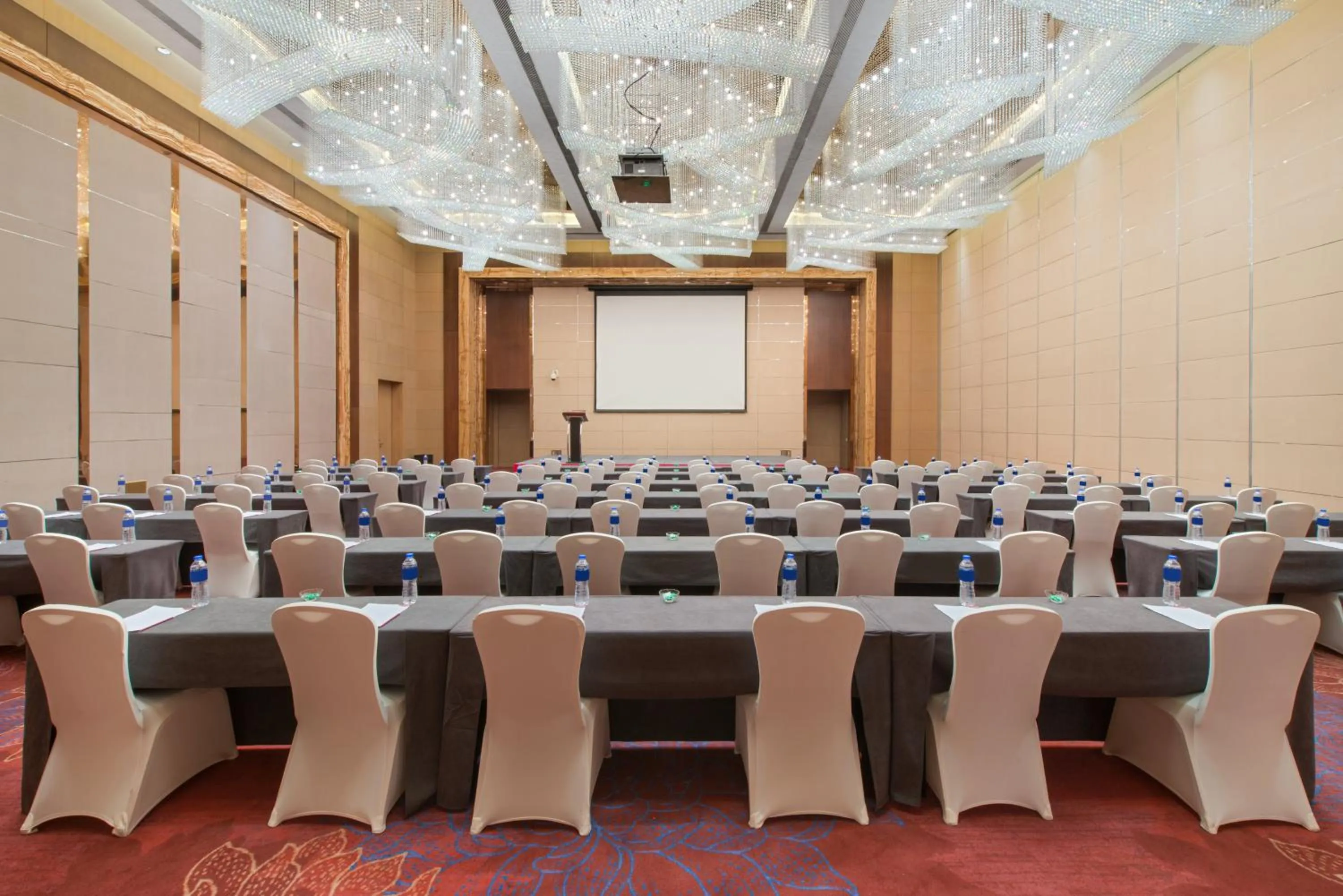 Banquet/Function facilities in Crowne Plaza Shanghai Noah Square by IHG