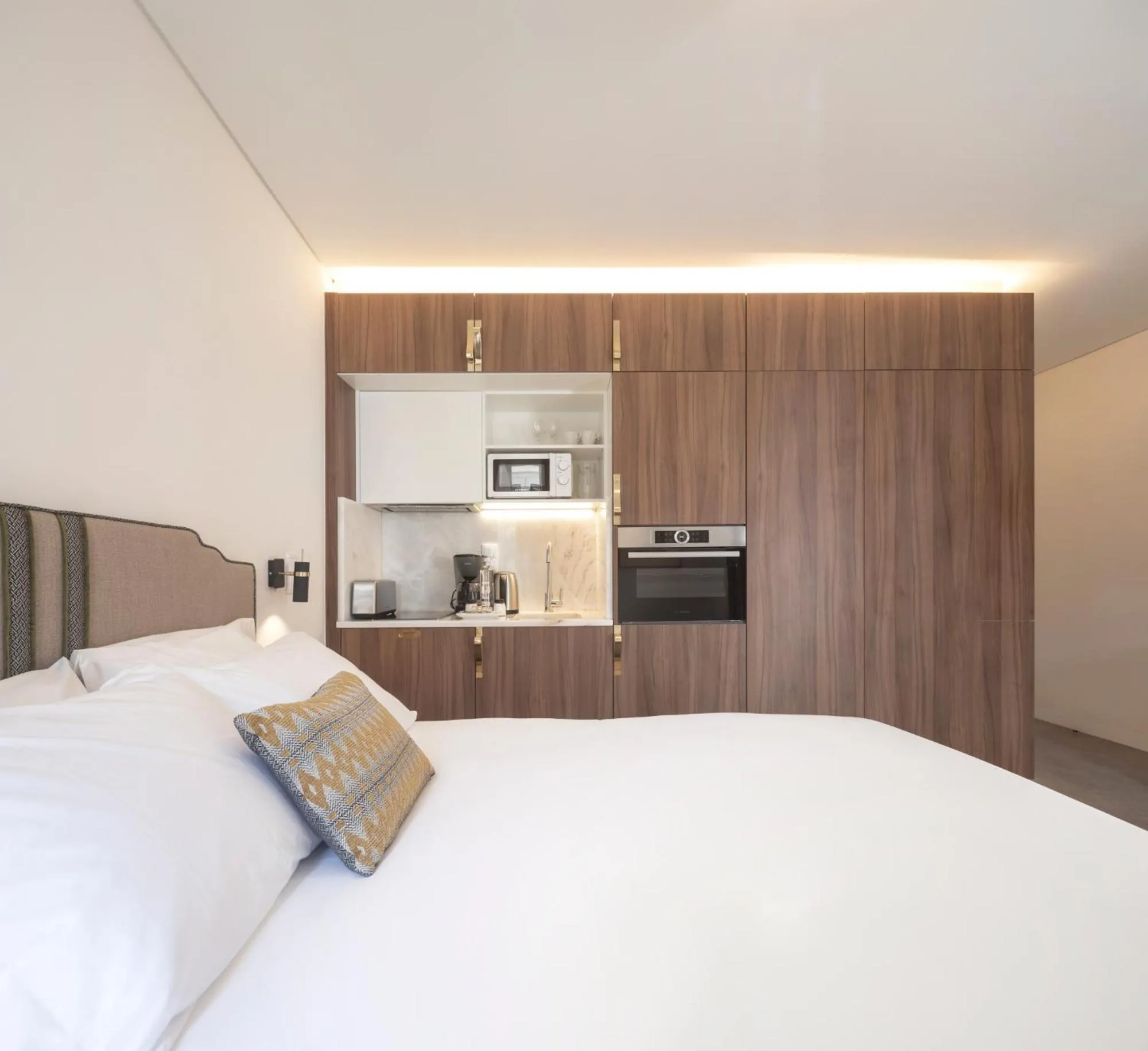 Photo of the whole room, Bed in Lisbon Serviced Apartments - Avenida