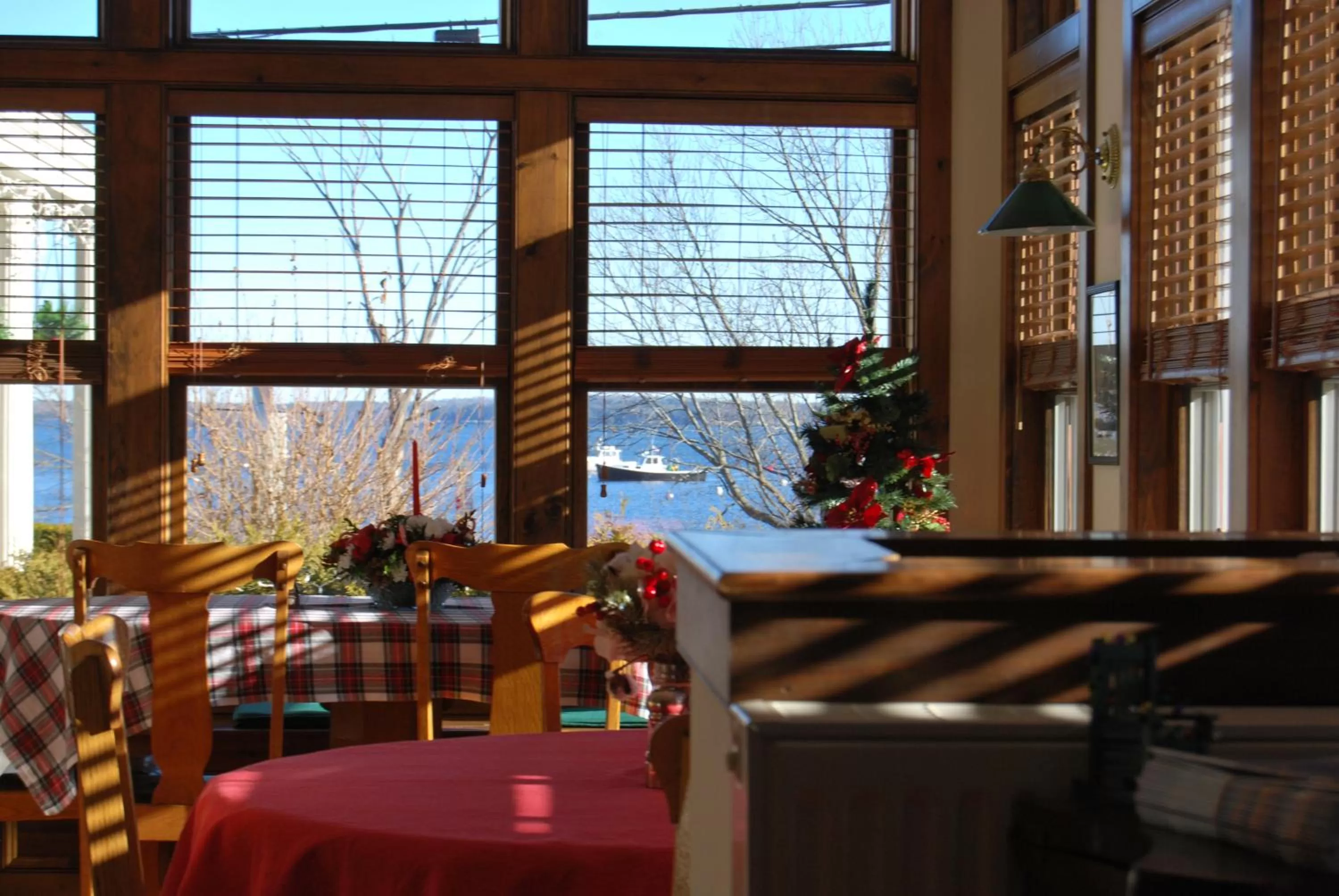 Dining area in Spouter Inn Bed & Breakfast