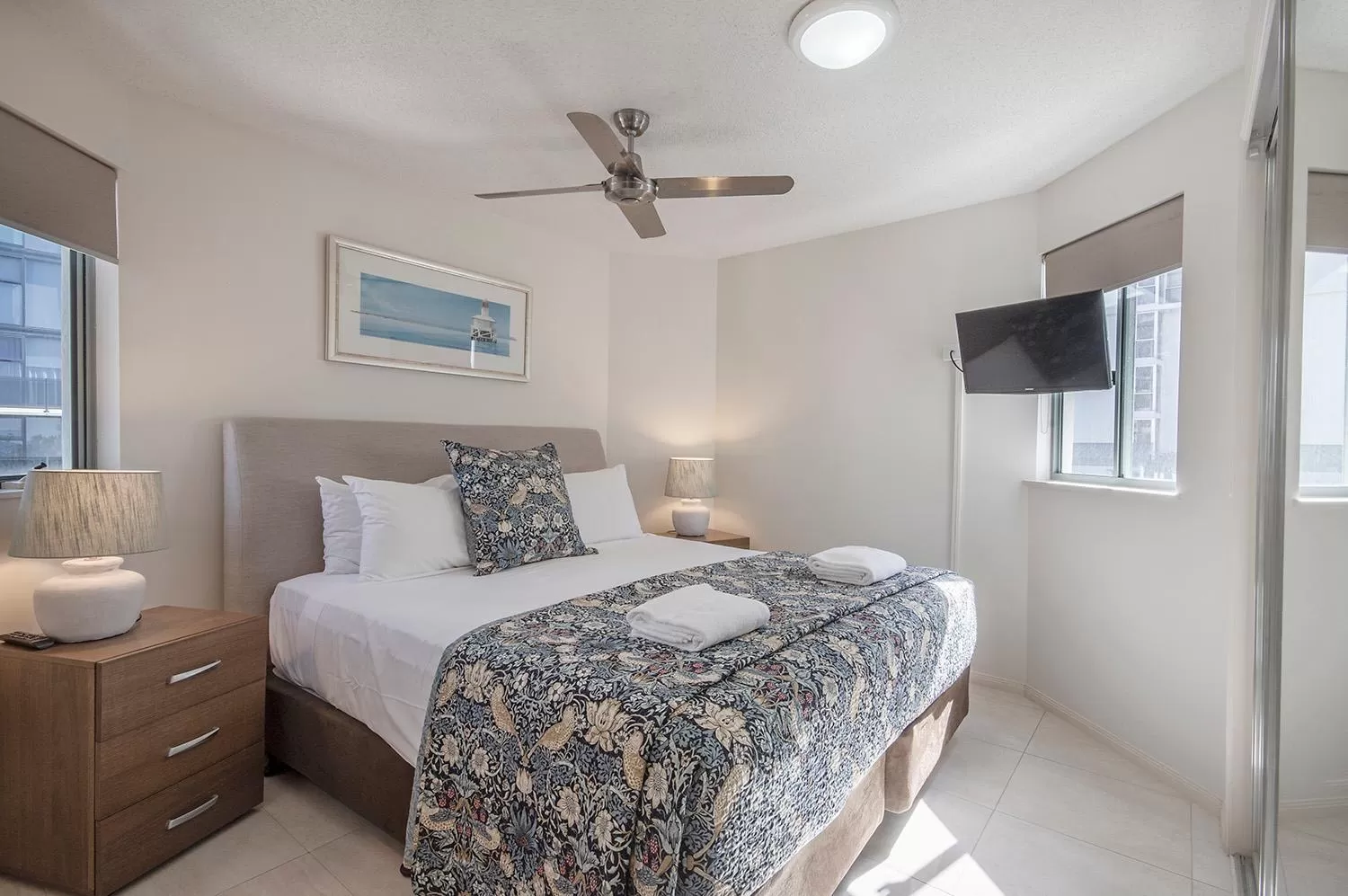 Bedroom, Bed in Malibu Apartments