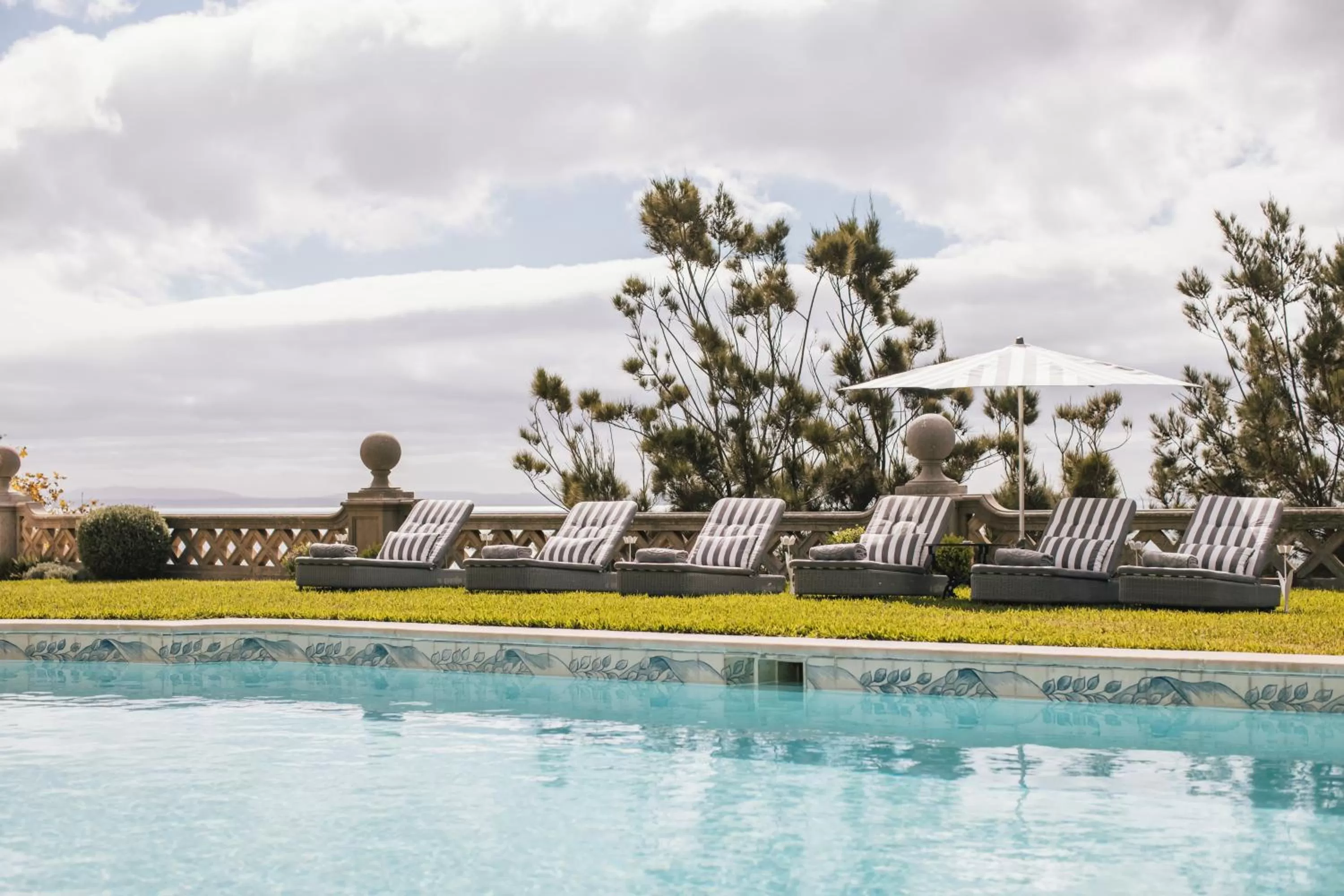 Swimming pool in Estoril Vintage Hotel