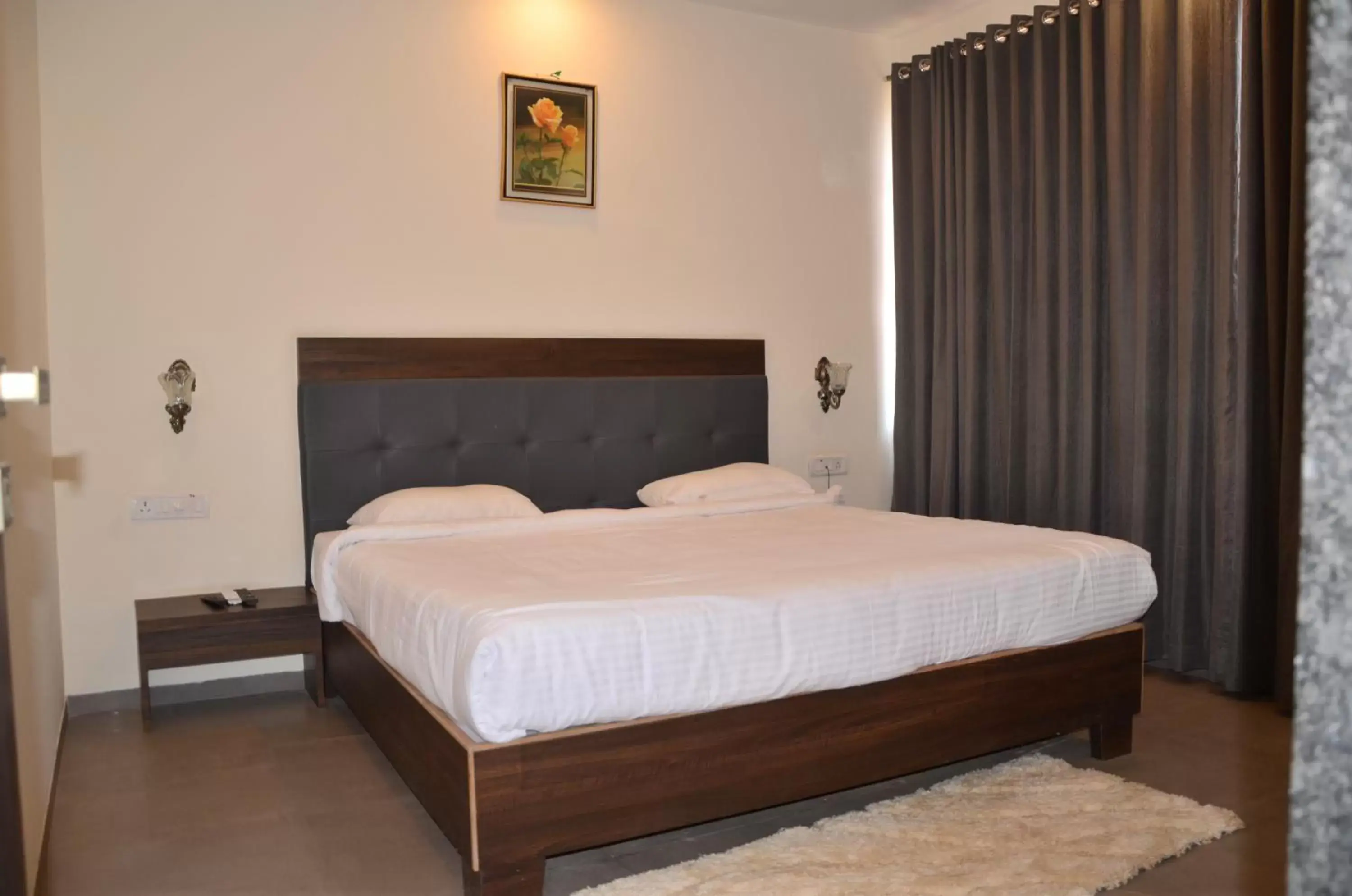 Two-Bedroom Suite in Mountain Breeze Resort, Mahabaleshwar Two-Bedroom Suite in Mountain Breeze Resort, Mahabaleshwar