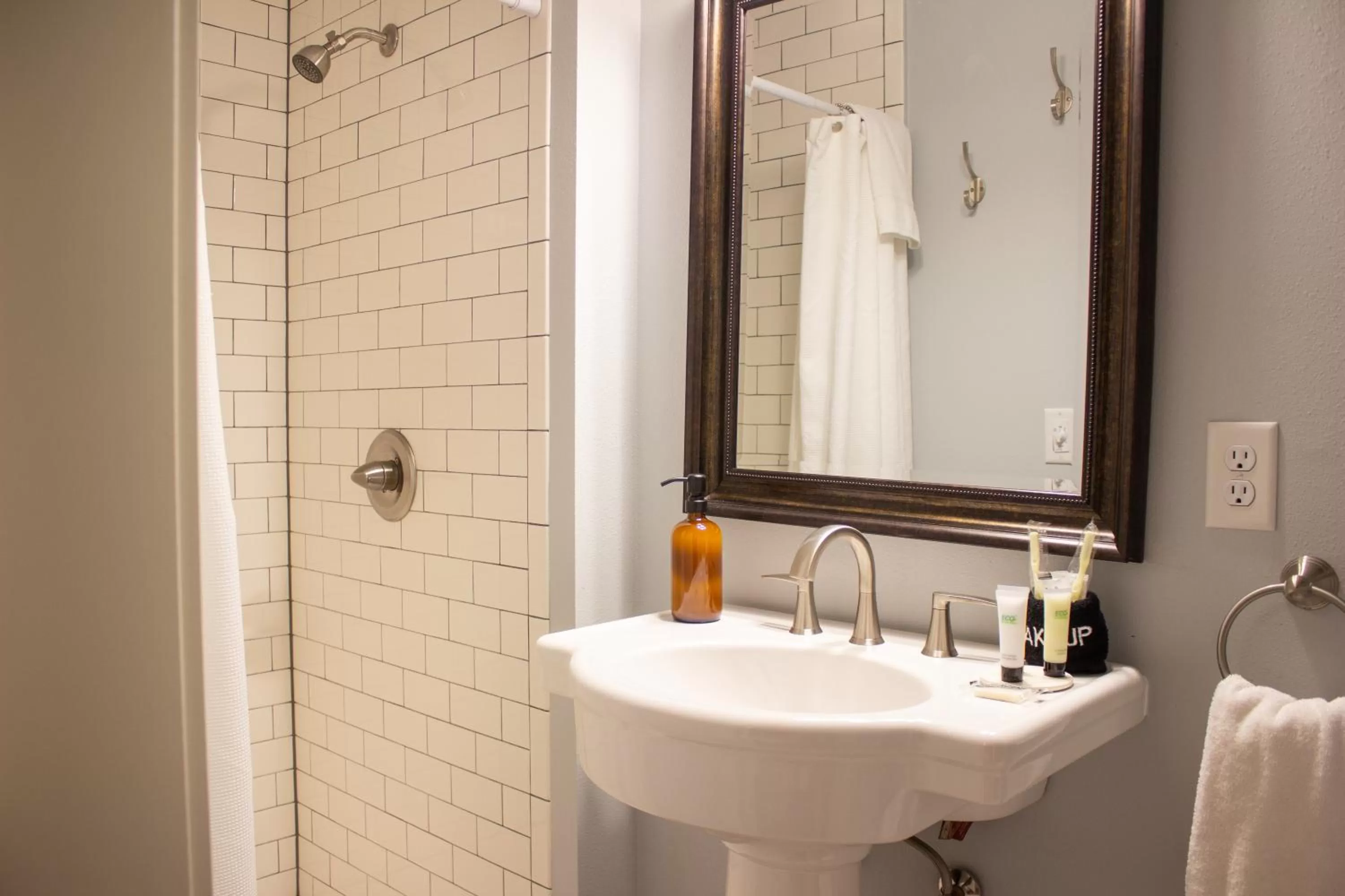 Shower in Douglas On Third