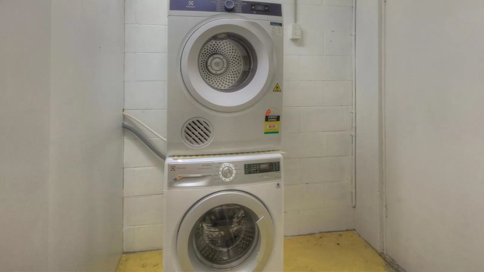 Property building in Glen Innes Motel