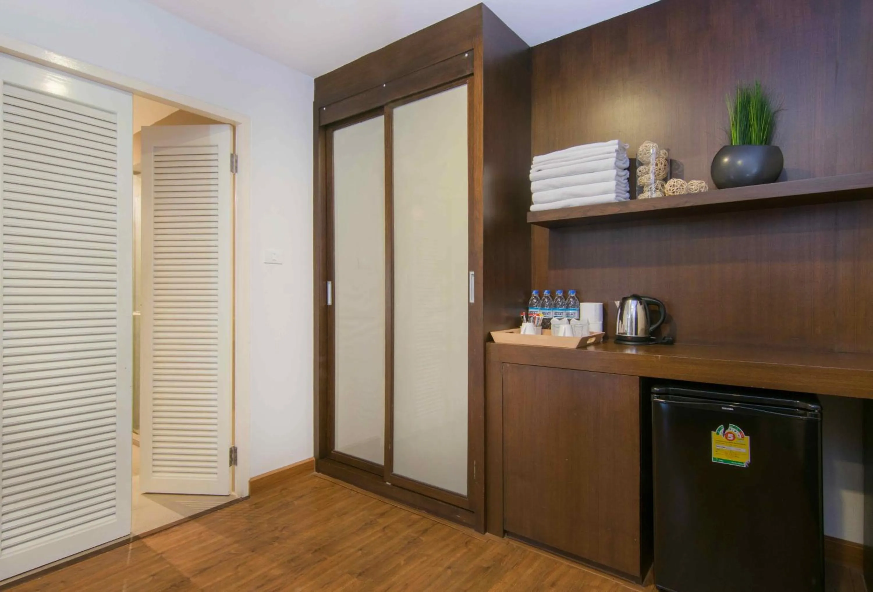 Coffee/tea facilities in The Phoenix Hotel Bangkok - Suvarnabhumi Airport