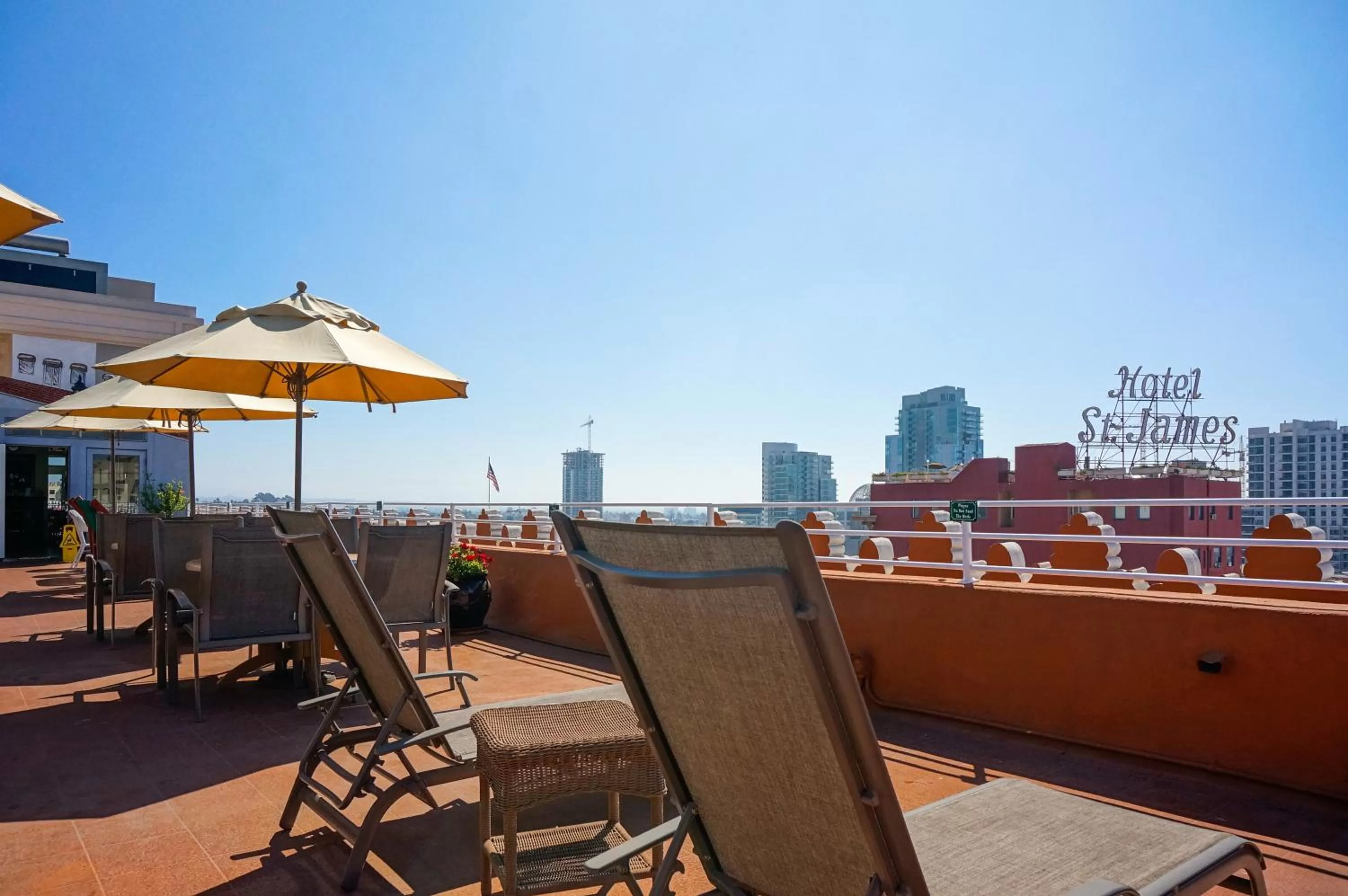 Restaurant/places to eat in Gaslamp Plaza Suites