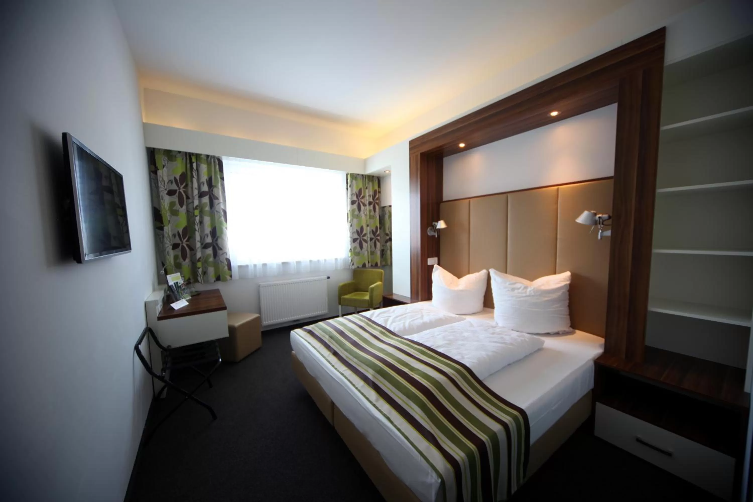 Photo of the whole room, Bed in Hotel Alea City