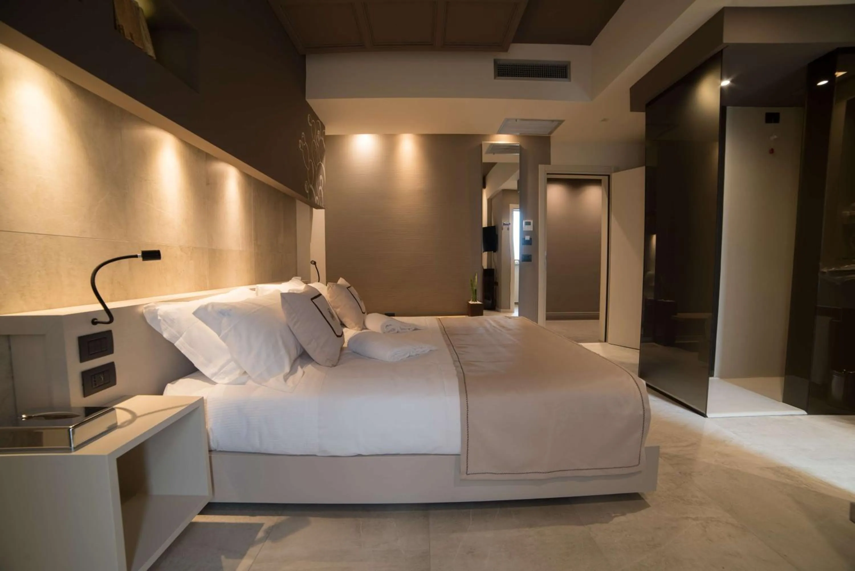 Shower in Best Western Plus Hotel Terre di Eolo