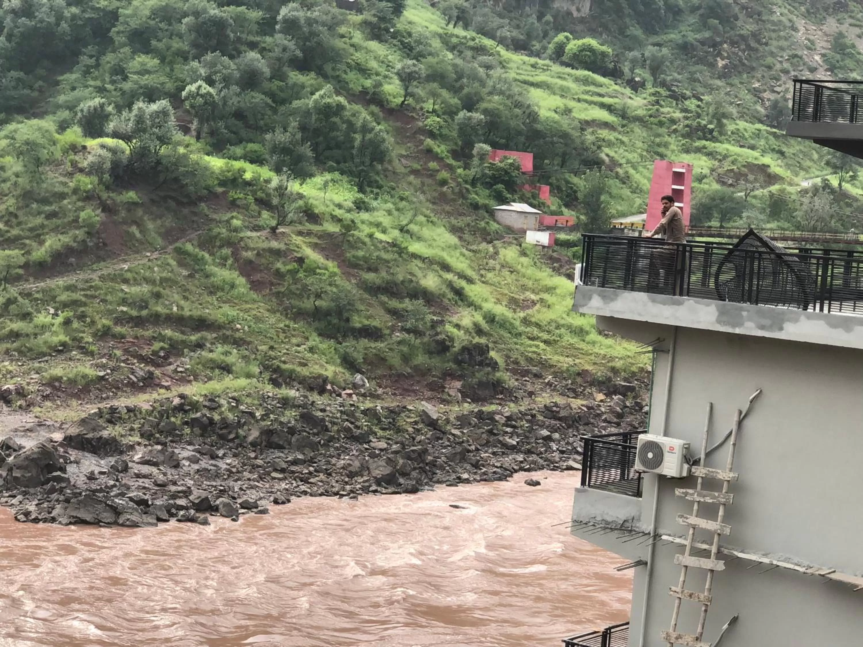 River view in Hotel La Orilla Muzaffarabad