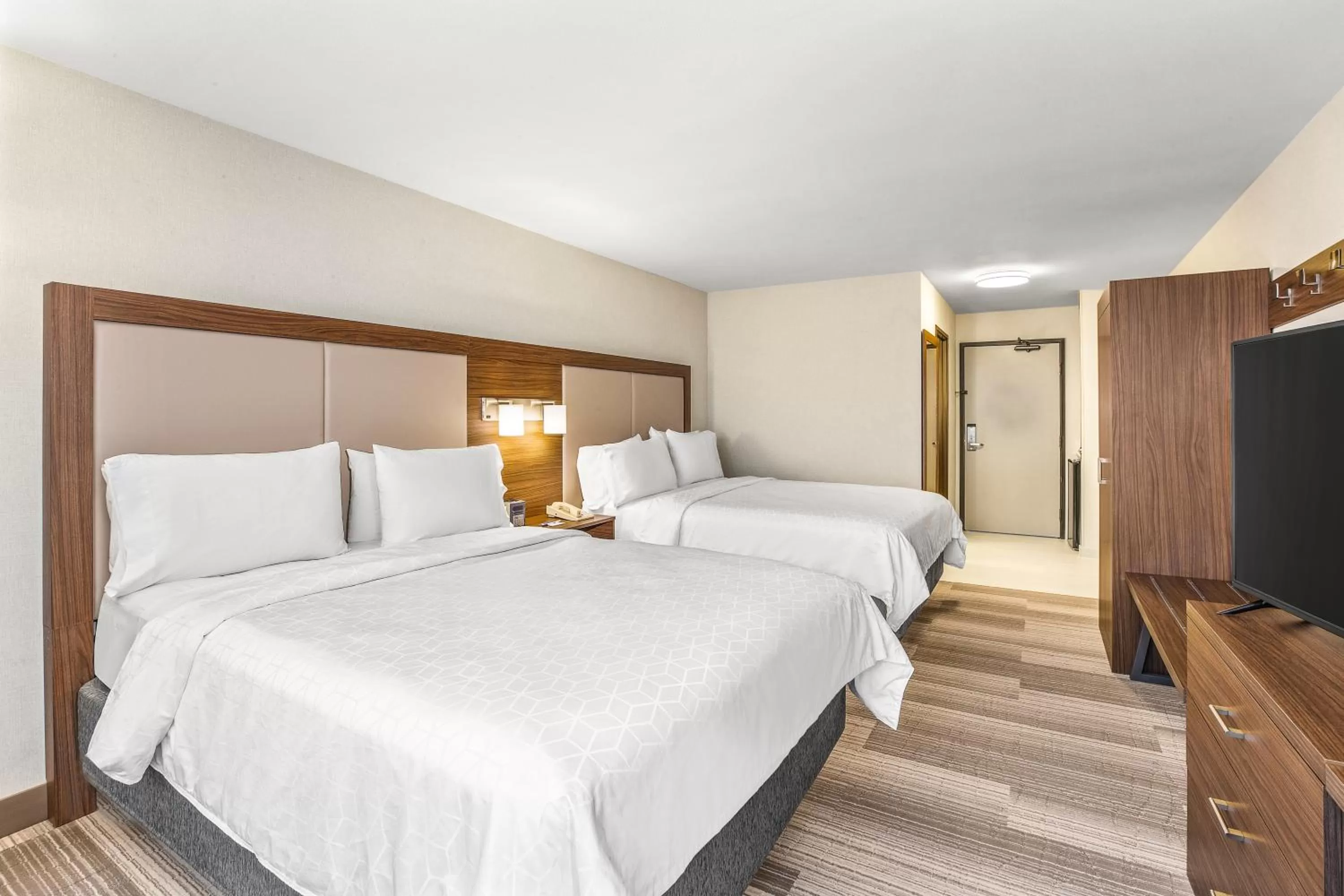 Queen Room with Two Queen Beds in Holiday Inn Express Hotel & Suites Tacoma, an IHG Hotel