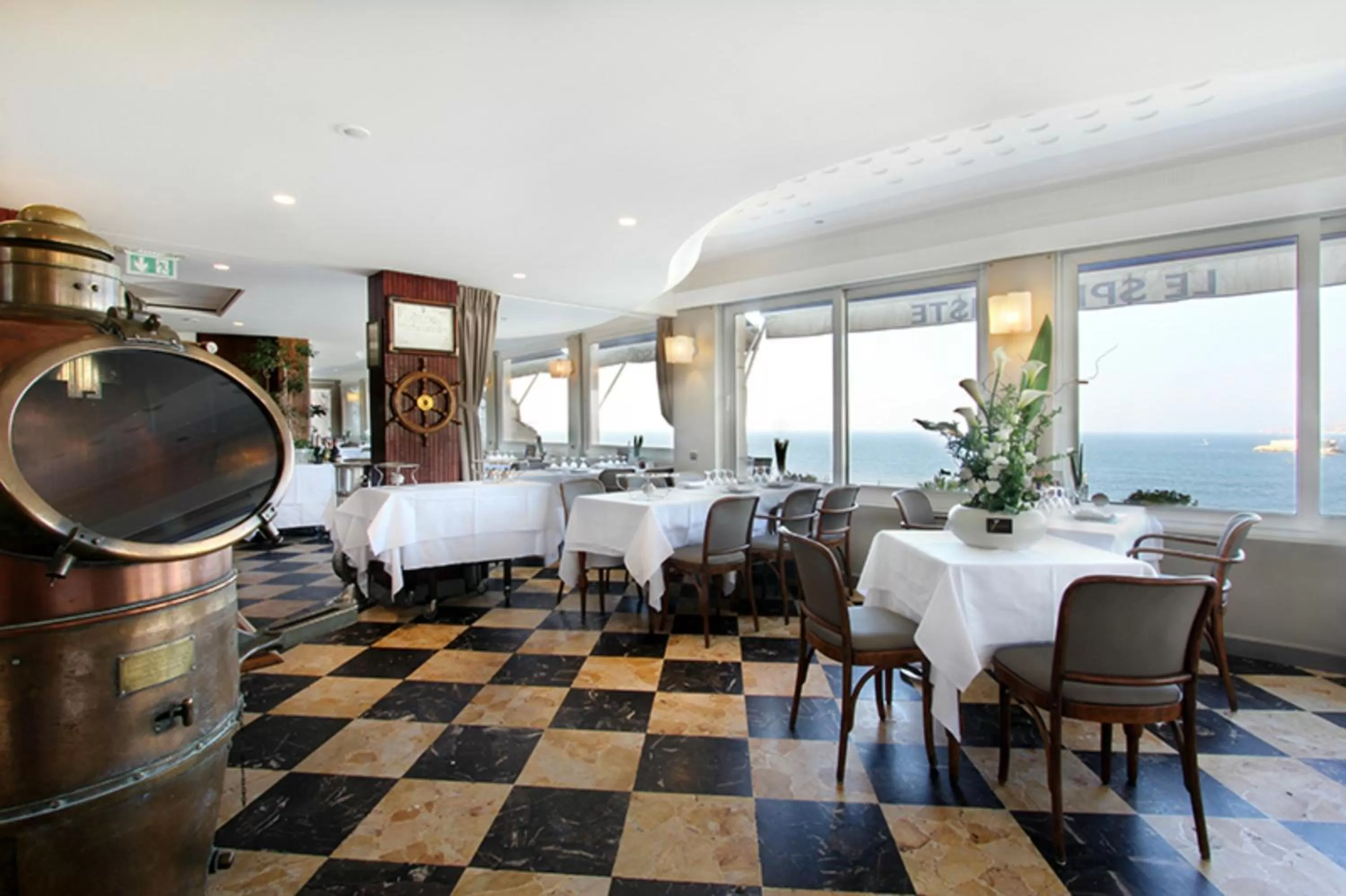 Communal kitchen in Le Rhul