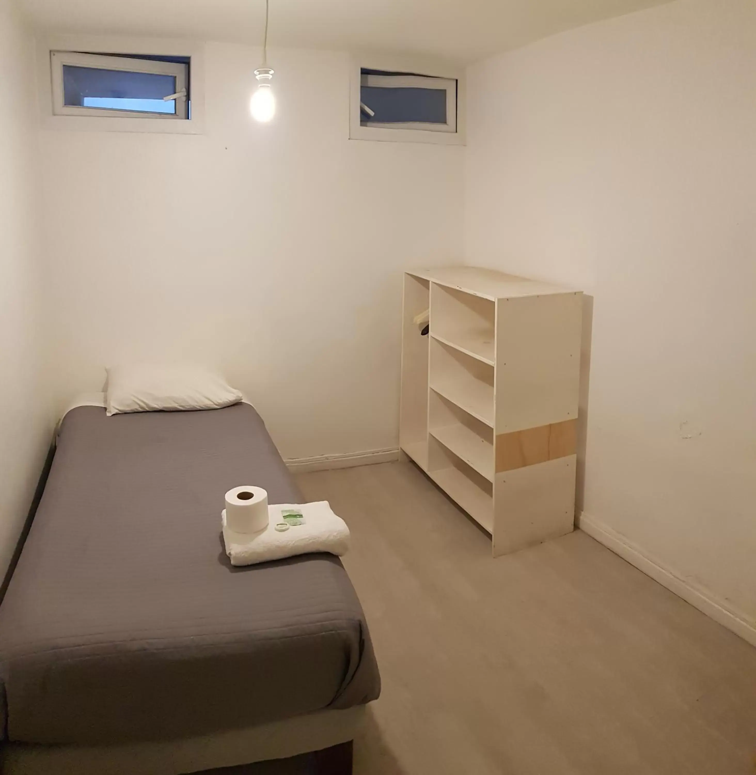 Single Room with Shared Bathroom in Casa Baquedano Single Room with Shared Bathroom in Casa Baquedano