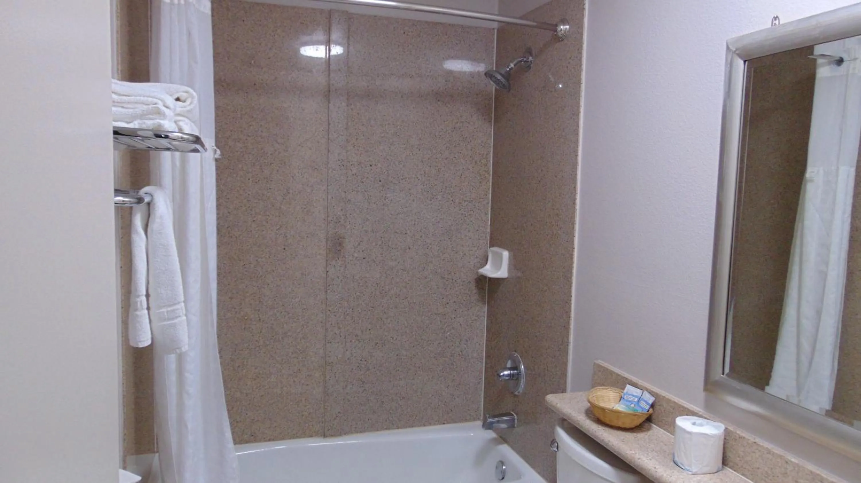 Bathroom in Corcoran Country Inn